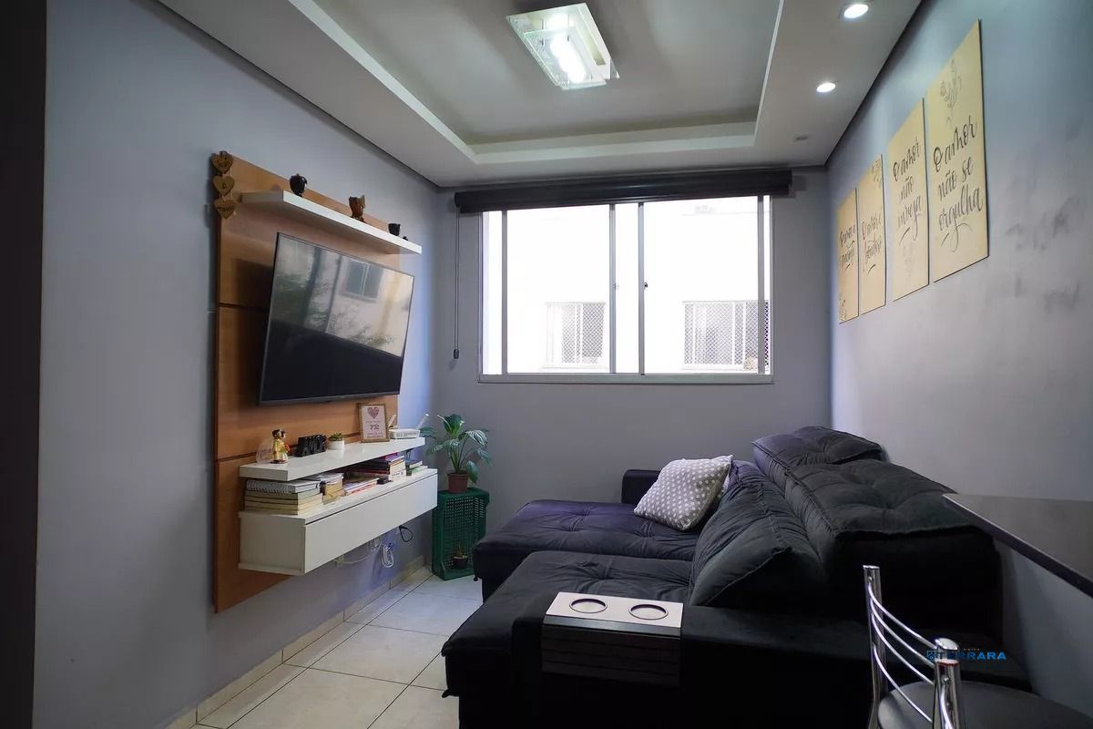 Apartamento com 02 dormitórios com 01 vaga de garagem