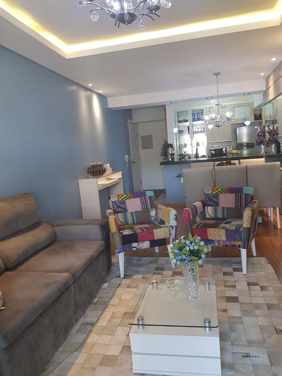 Apartamento 02 dormitórios com 01 suíte e 02 vagas de estacionamento