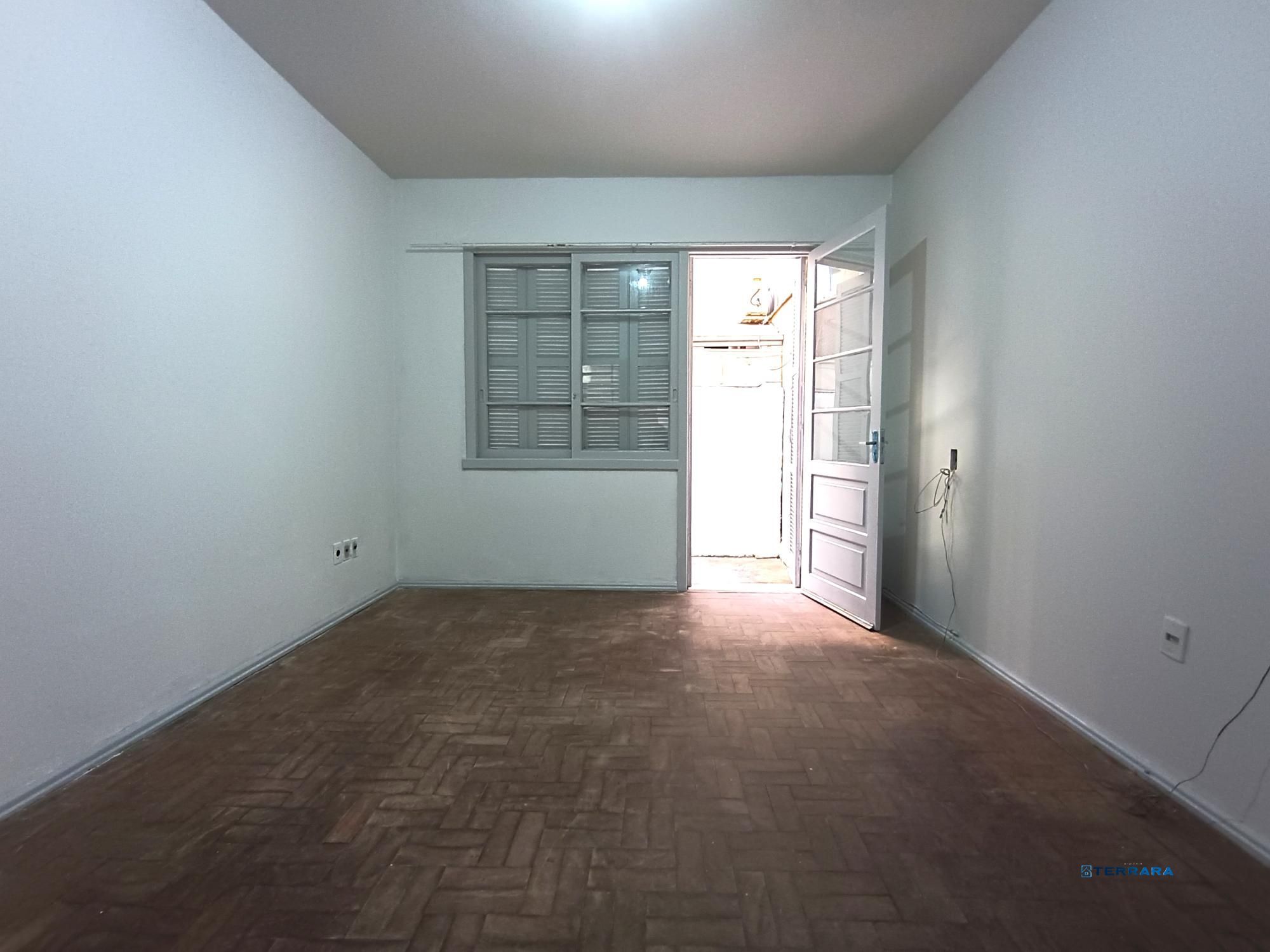 Apartamento com 01 dormitório com garagem