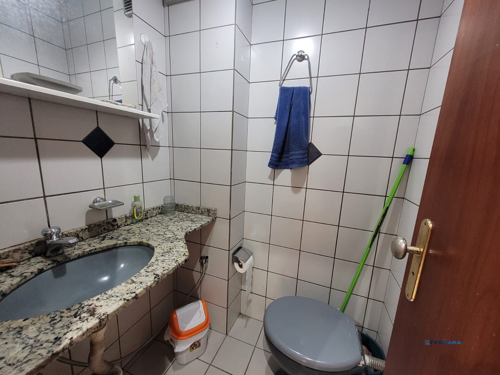 Sala Comercial, 1 sala, à venda, 30 m², Passo da Areia - Porto Alegre — foto 2