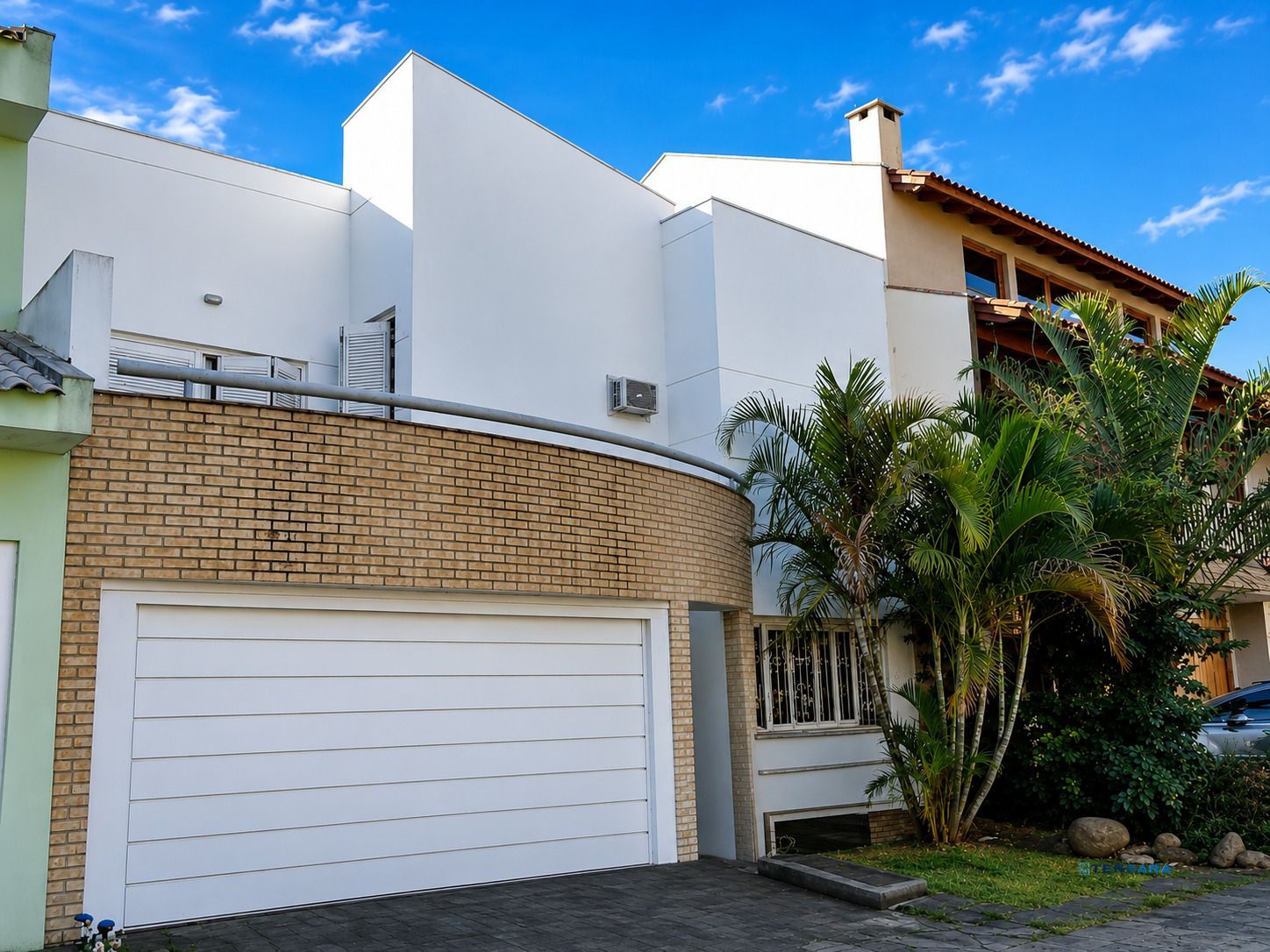 Casa com 3 dormitórios à venda, 269 m² por R$ 900.000,00 - Sarandi - Porto Alegre/RS