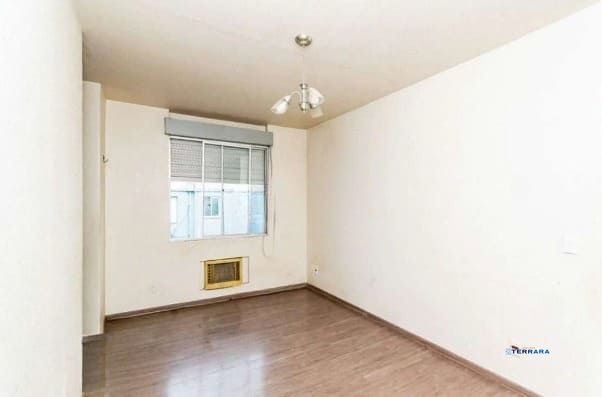 Apartamento 2 quartos, piso laminado, garagem coberta, próximo á UNIRRITER e 4 quadras Protásio Alves.