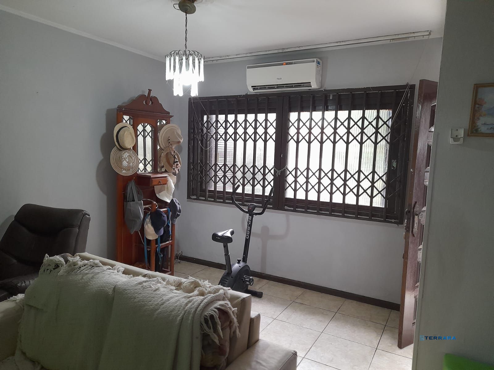 Casa com 3 dormitórios com suite.