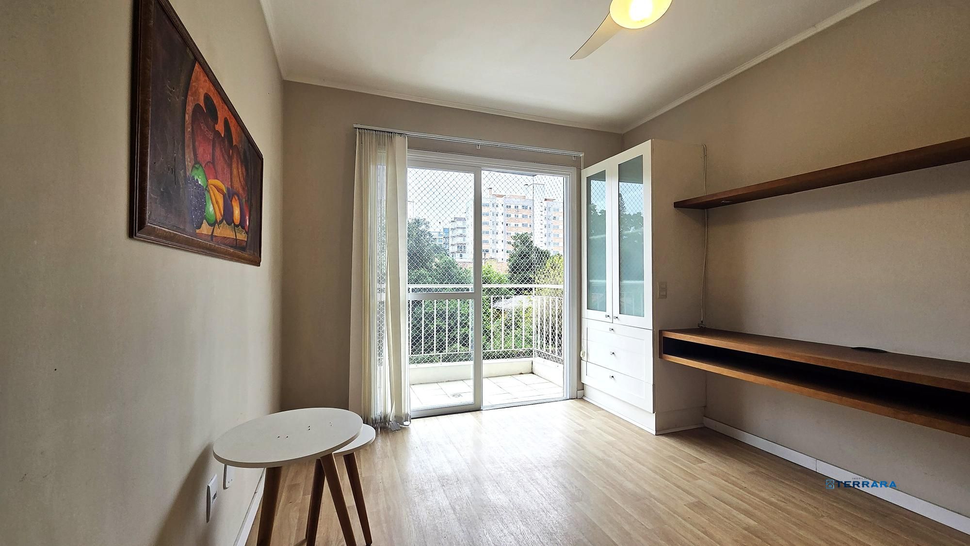 Excelente apartamento de 42m² privativos, com 1 dormitório e ótima localização na Av. Otto Niemeyer, ao lado do Zaffari.