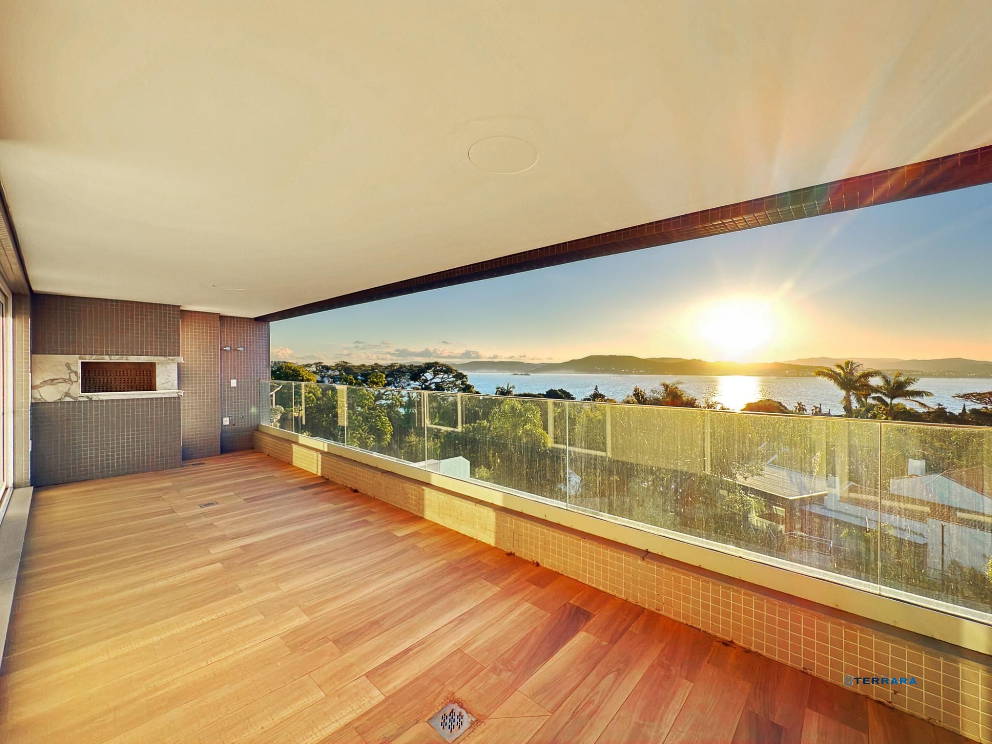 Belíssimo apartamento no Bairro Vila Conceição com 193m² privativos, 3 suítes e 4 vagas de garagem, no condomínio Altos da Chácara.