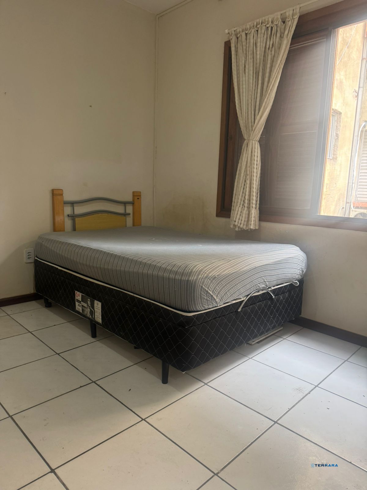 Kitnet no Edificio Condominio Dona Ida, à venda, 27 m², Centro Histórico - Porto Alegre — foto 2