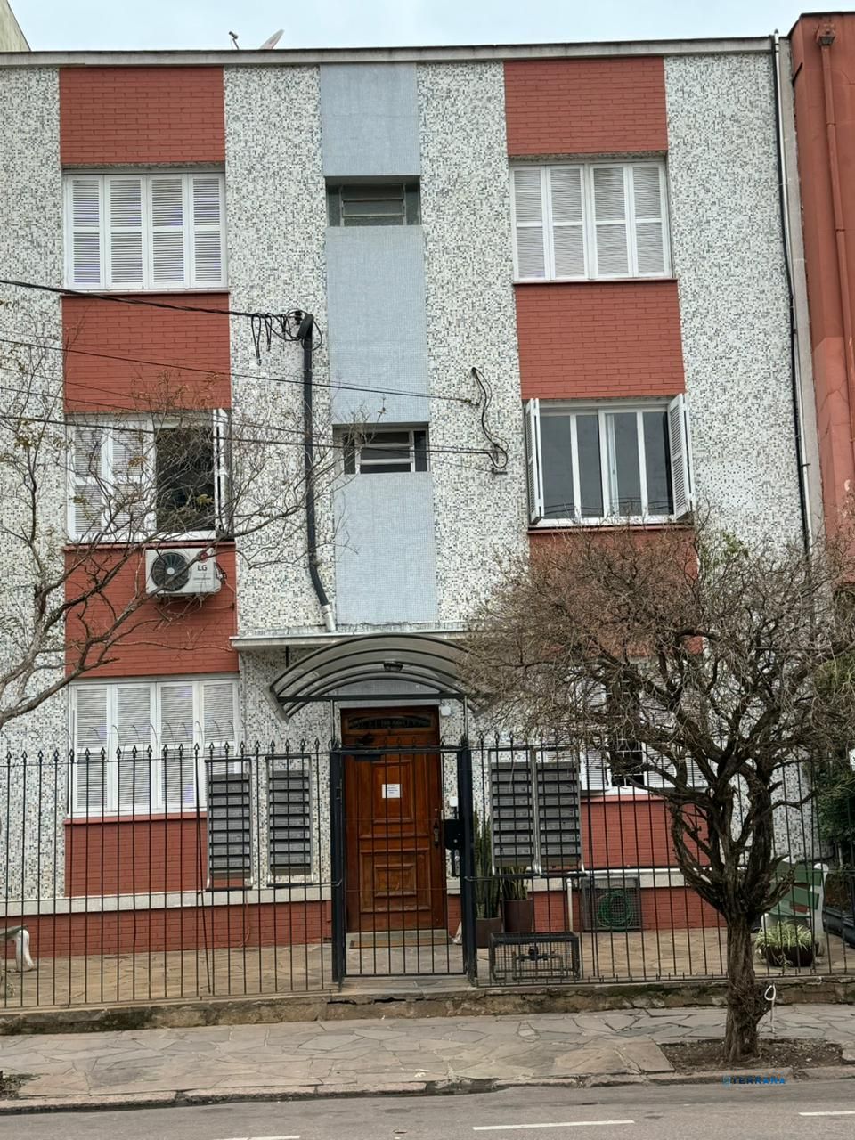 JK Semi-Mobiliado por Apenas R$ 175 Mil!