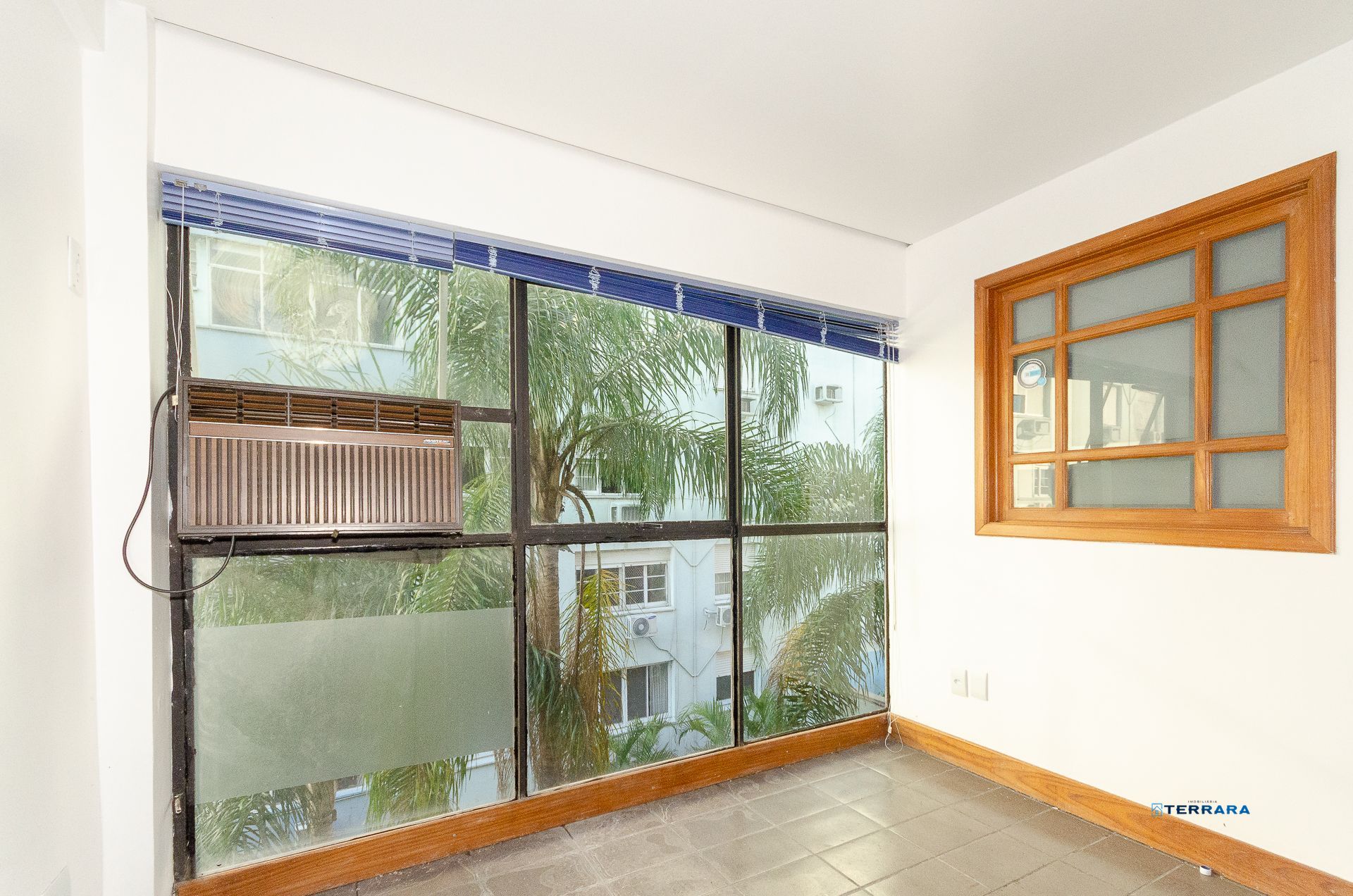 Sala Comercial, 2 salas, à venda, 28 m², Floresta - Porto Alegre — foto 2