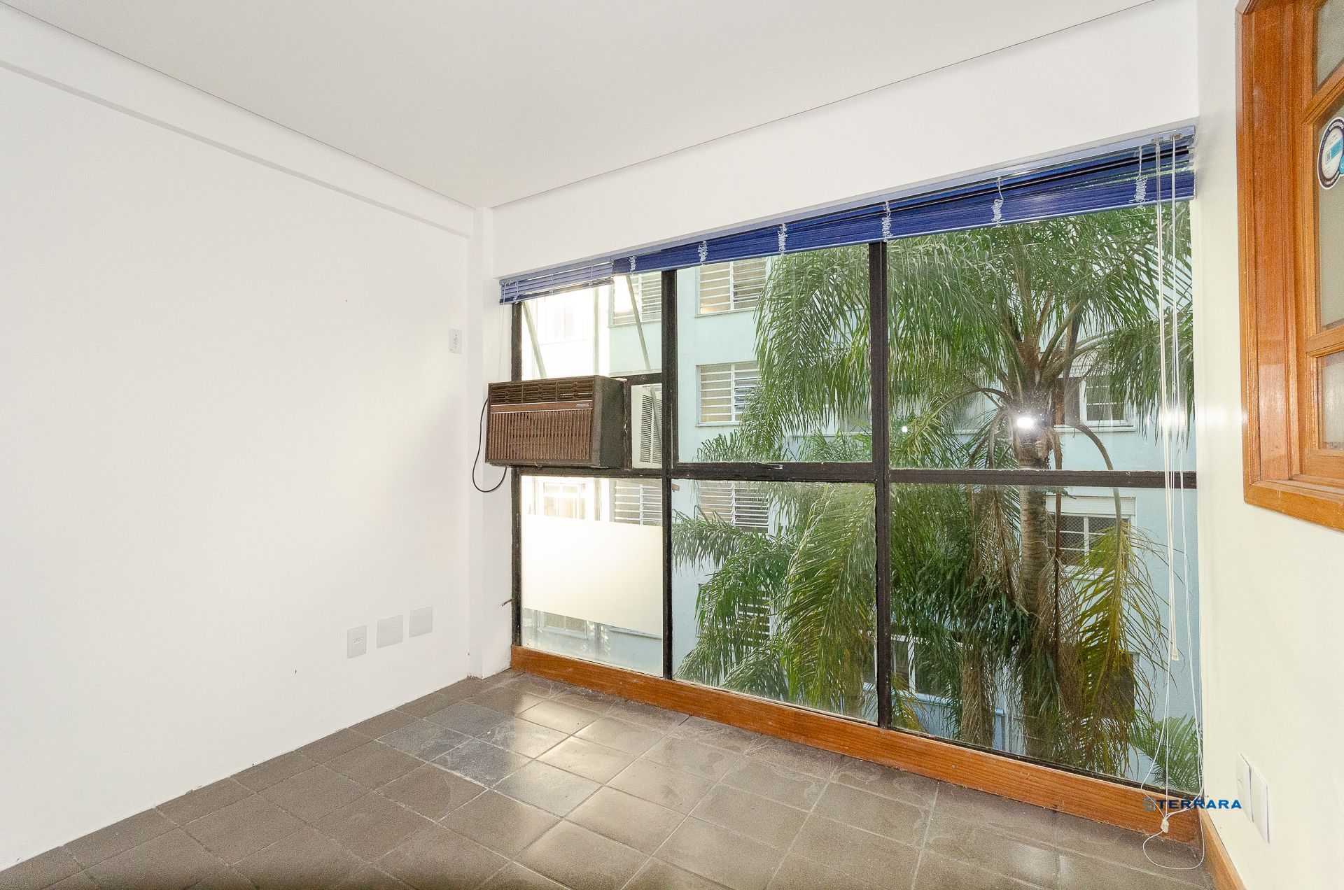 Sala comercial na Avenida Cristóvão Colombo