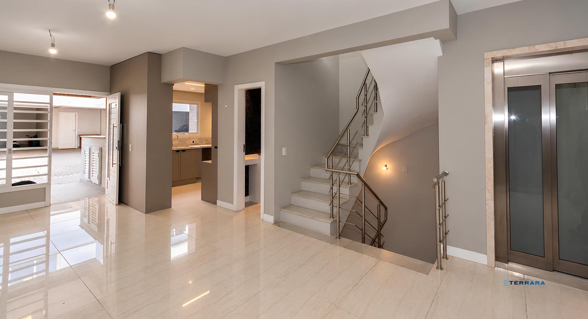 Casa em Condomínio com 3 Suítes e Vista para o Guaíba