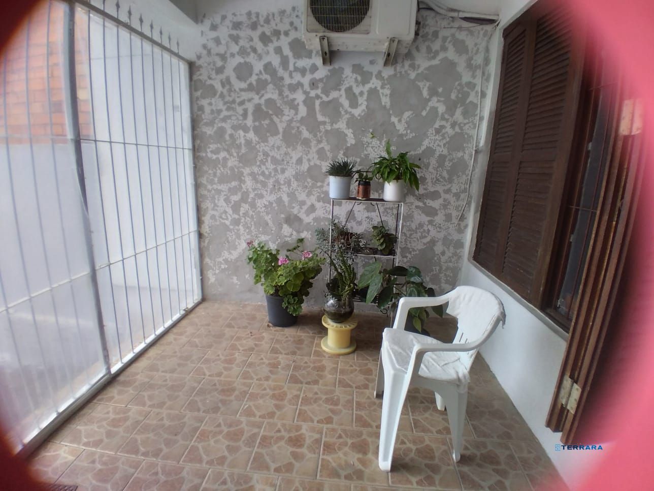Casa para Venda - 120m², 2 dormitórios, 2 vagas - Jardim Floresta