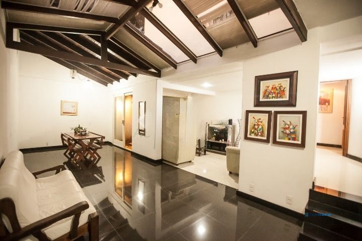 Casa 5 Suítes/ Três Figueiras