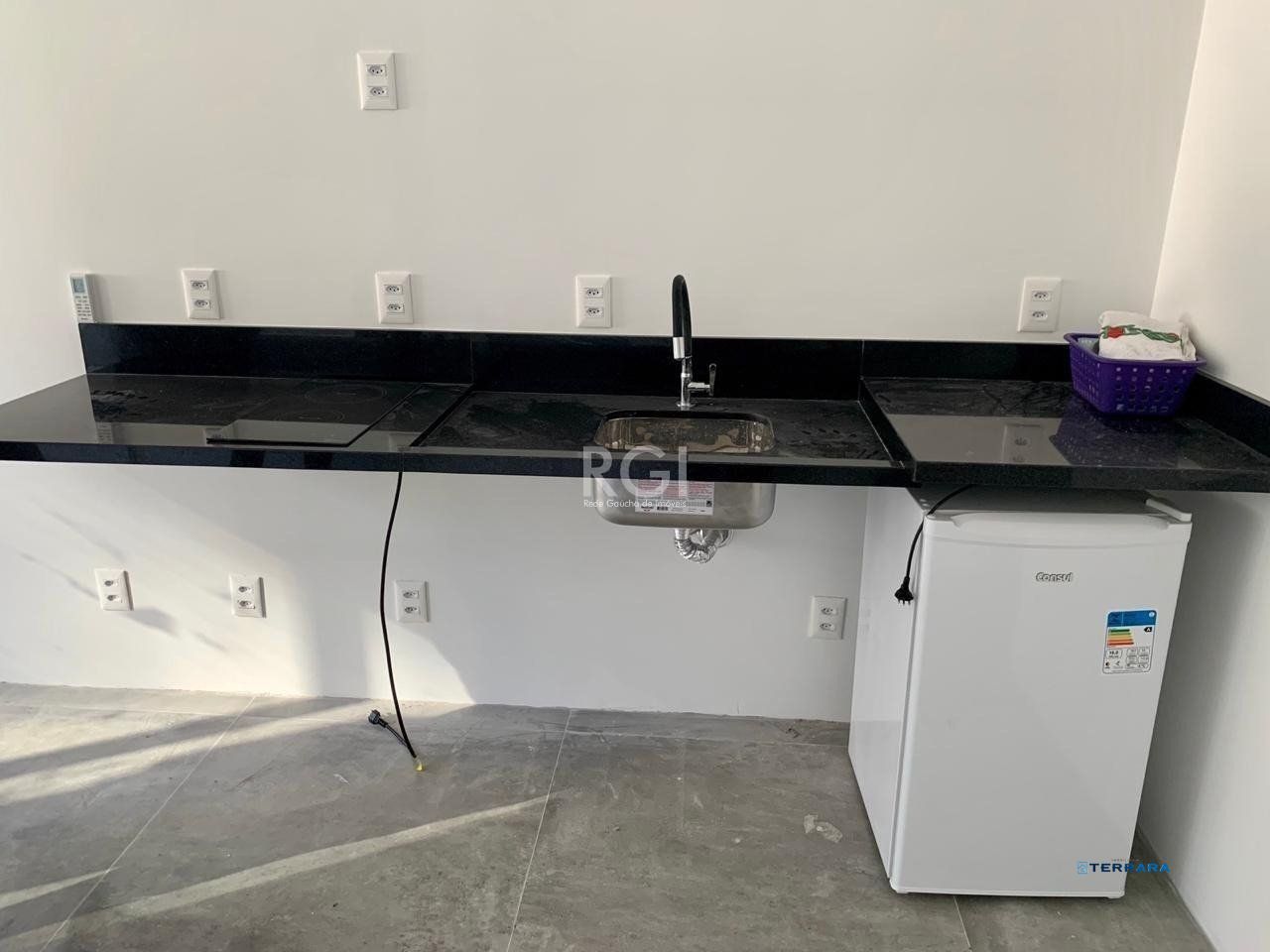 Sala Comercial, à venda, 25 m², Bom Fim - Porto Alegre — foto 2