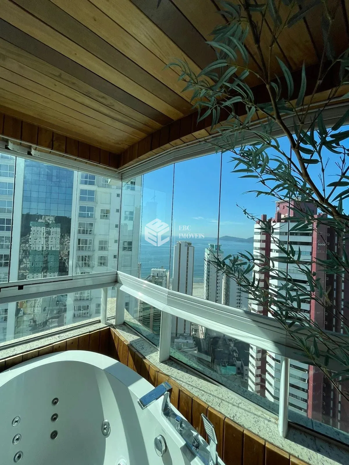 Apartamento à venda  no Centro - Balneário Camboriú, SC. Imóveis