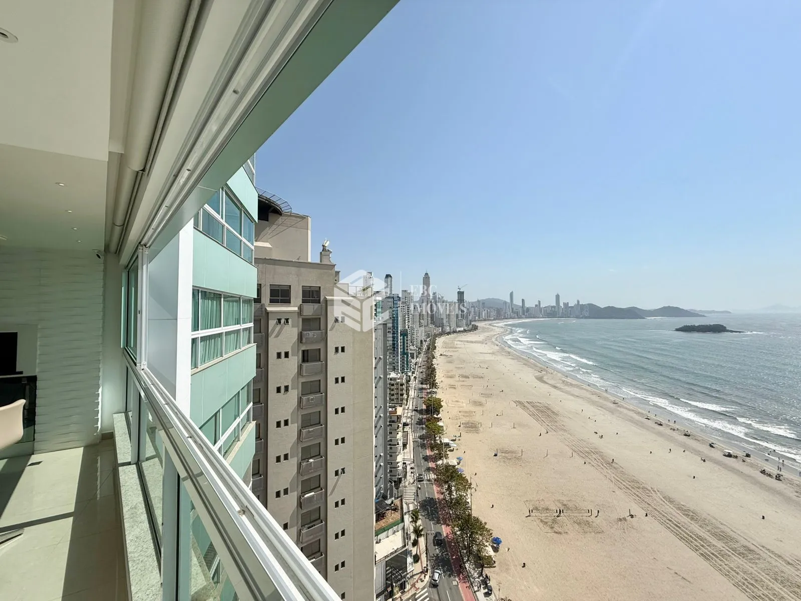 Apartamento com 4 Dormitórios à venda, 219 m² por R$ 10.600.000,00 Apartamento com 4 Dormitórios à venda, 219 m² por R$ 10.600.000,00