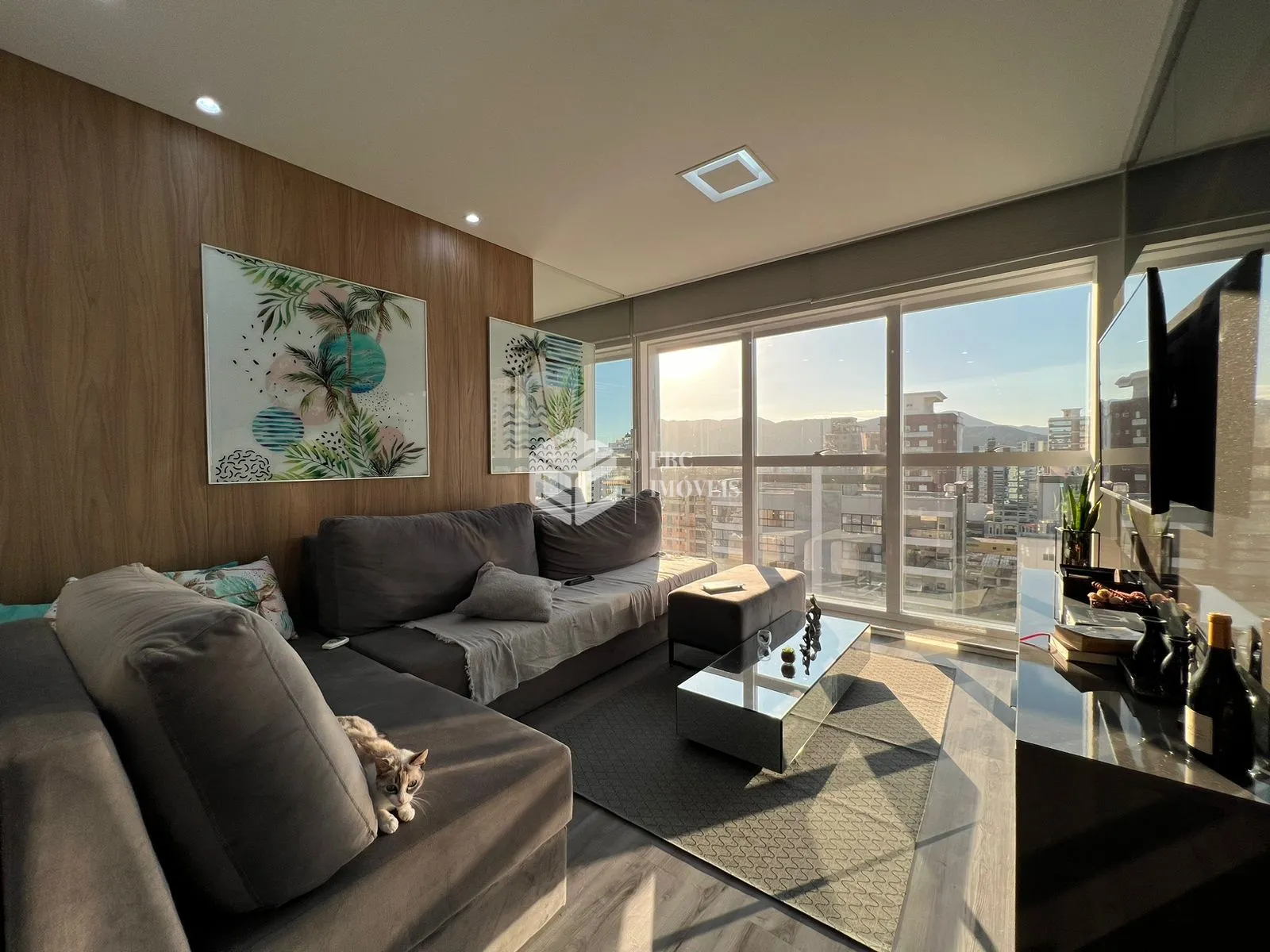 Apartamento à venda  no Meia Praia - Itapema, SC. Imóveis