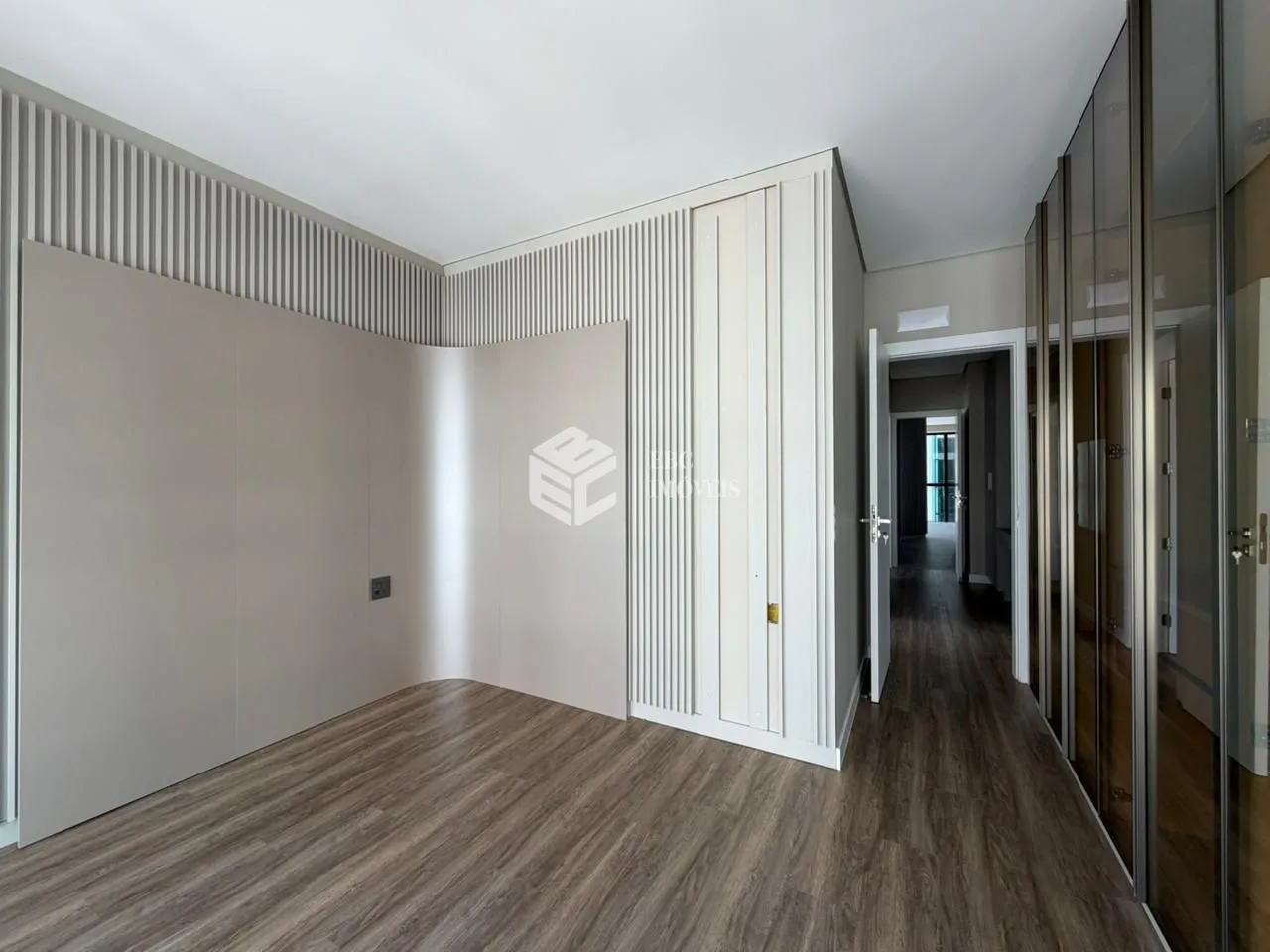 Apartamento com 4 Dormitórios à venda, 181 m² por R$ 7.475.832,00 Apartamento com 4 Dormitórios à venda, 181 m² por R$ 7.475.832,00