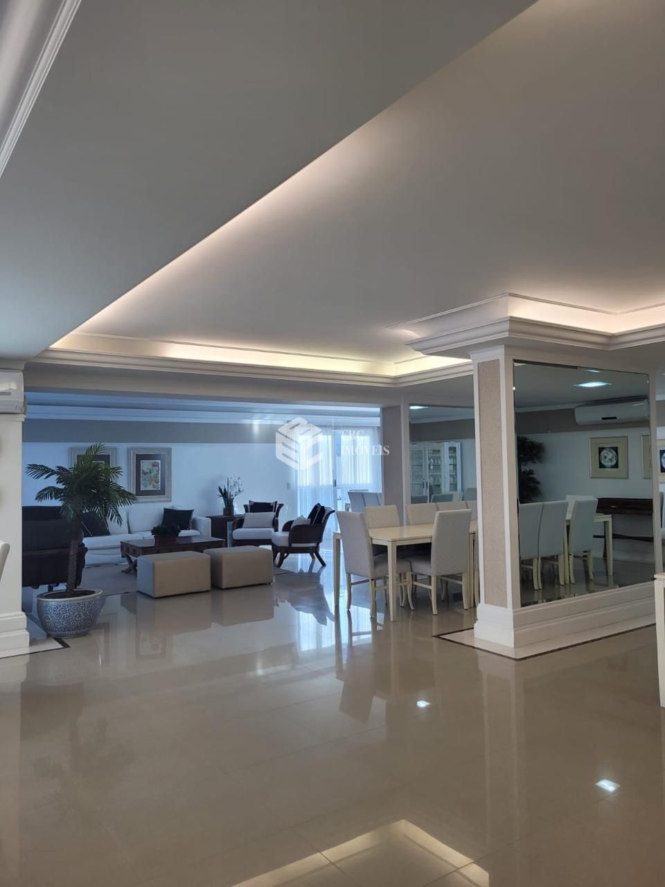 Apartamento, 3 quartos, 252 m² - Foto 11