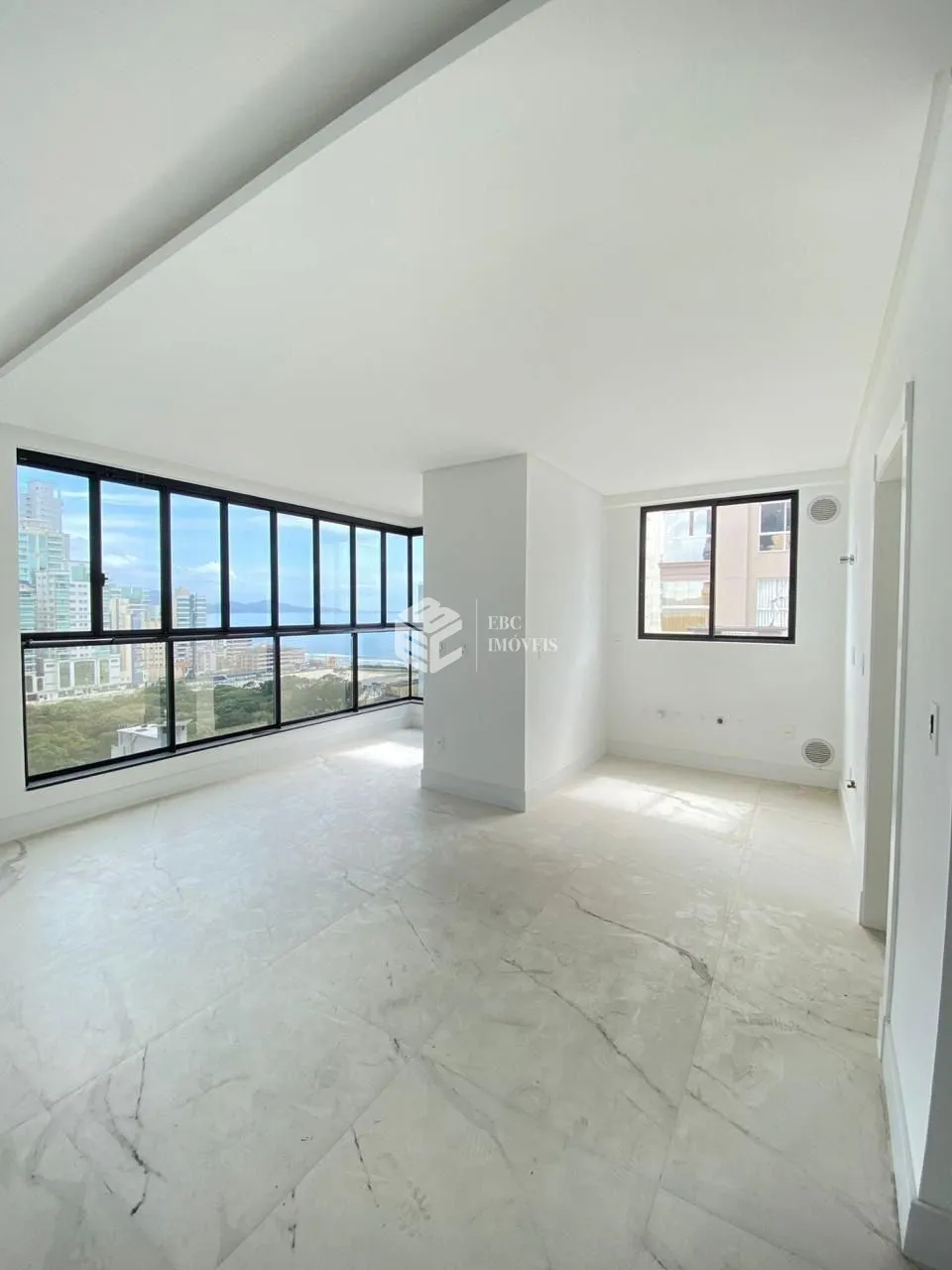 Apartamento com 3 Dormitórios à venda, 124 m² por R$ 2.800.000,00 Apartamento com 3 Dormitórios à venda, 124 m² por R$ 2.800.000,00