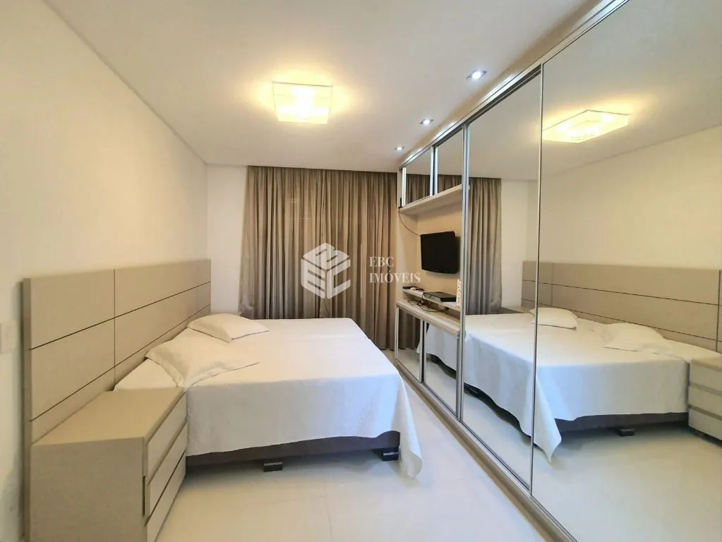 Apartamento com 4 Dormitórios à venda, 212 m² por R$ 15.000.000,00 Apartamento com 4 Dormitórios à venda, 212 m² por R$ 15.000.000,00