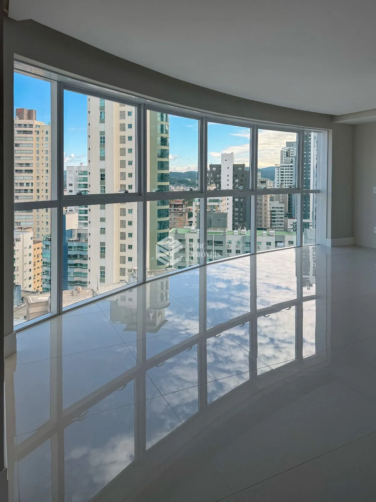 Apartamento à venda  no Centro - Balneário Camboriú, SC. Imóveis