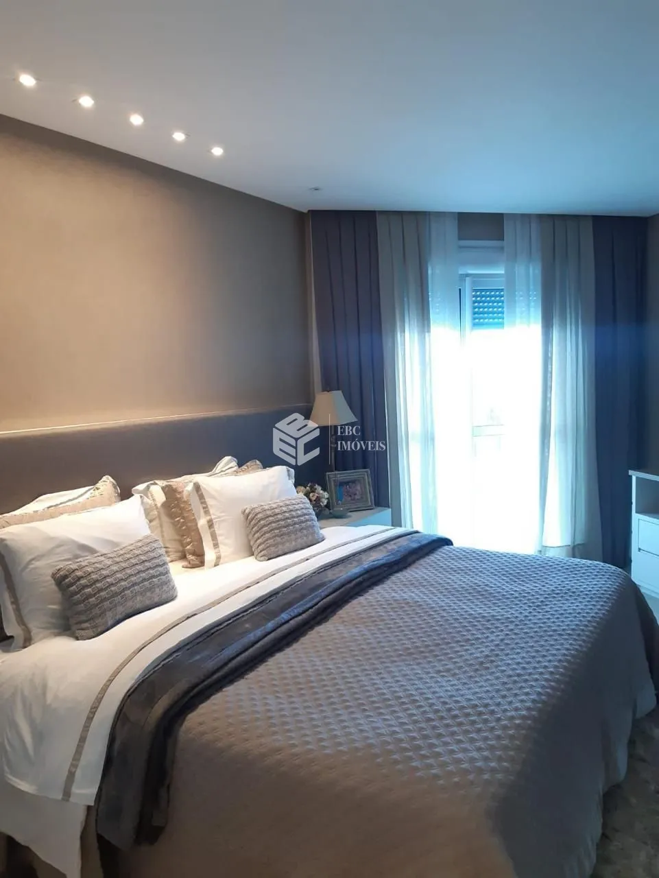 Apartamento com 4 Dormitórios à venda, 243 m² por R$ 11.900.000,00 Apartamento com 4 Dormitórios à venda, 243 m² por R$ 11.900.000,00