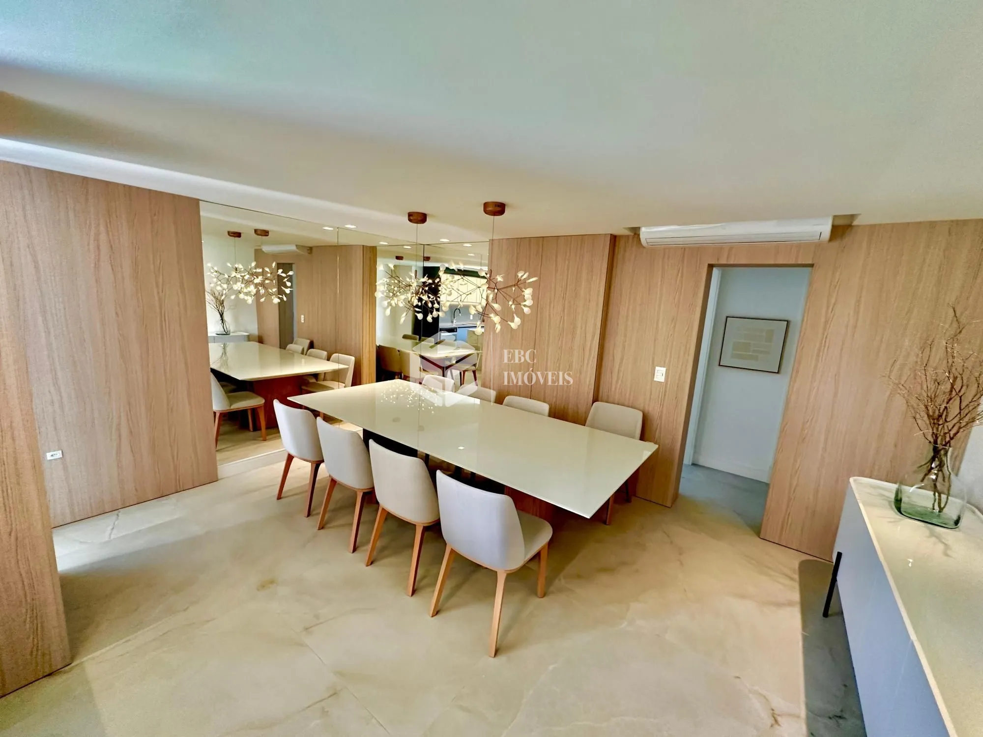 Apartamento com 3 Dormitórios à venda, 185 m² por R$ 7.143.240,00 Apartamento com 3 Dormitórios à venda, 185 m² por R$ 7.143.240,00