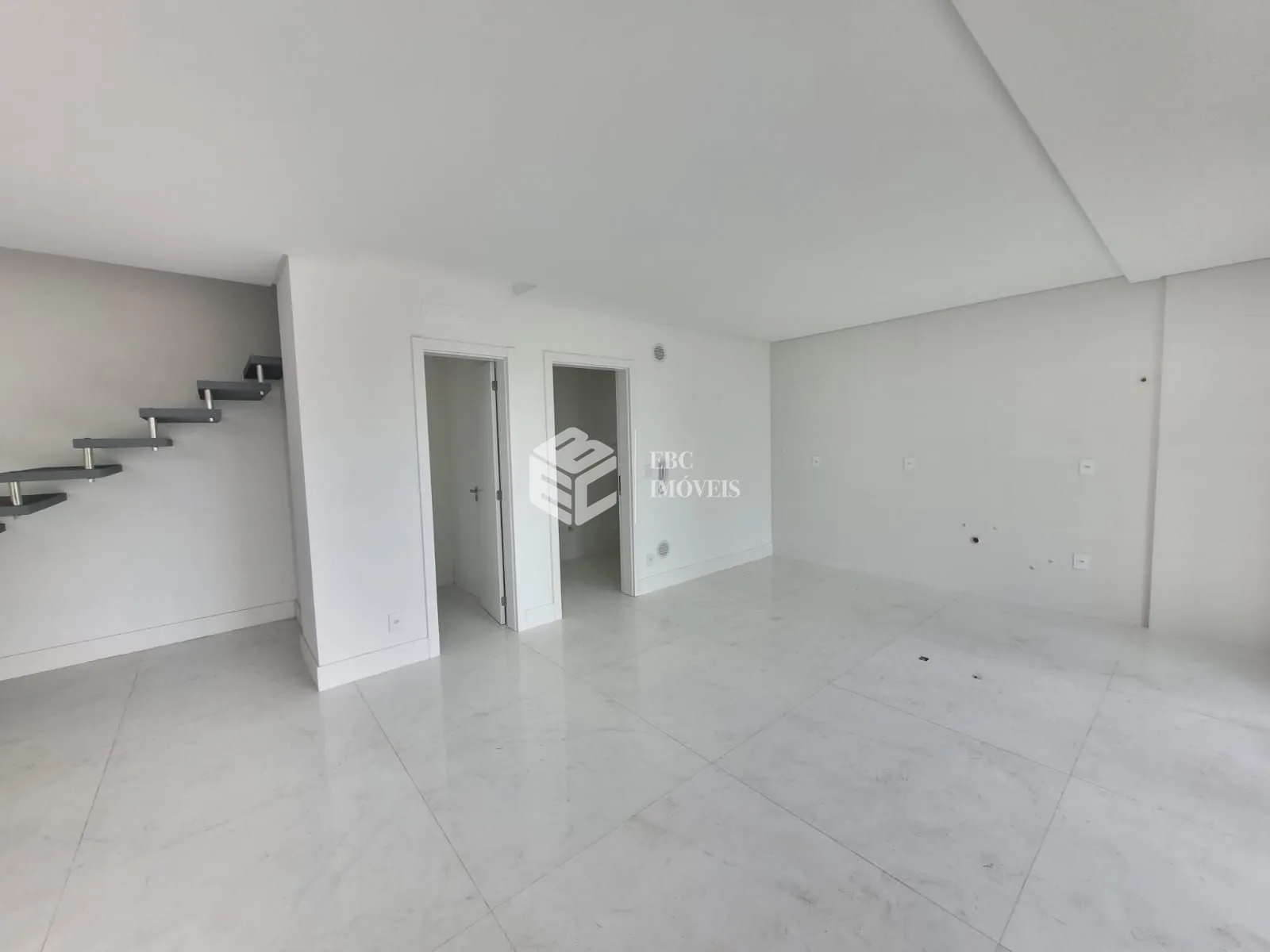 Apartamento com 3 Dormitórios à venda, 135 m² por R$ 2.350.000,00 Apartamento com 3 Dormitórios à venda, 135 m² por R$ 2.350.000,00