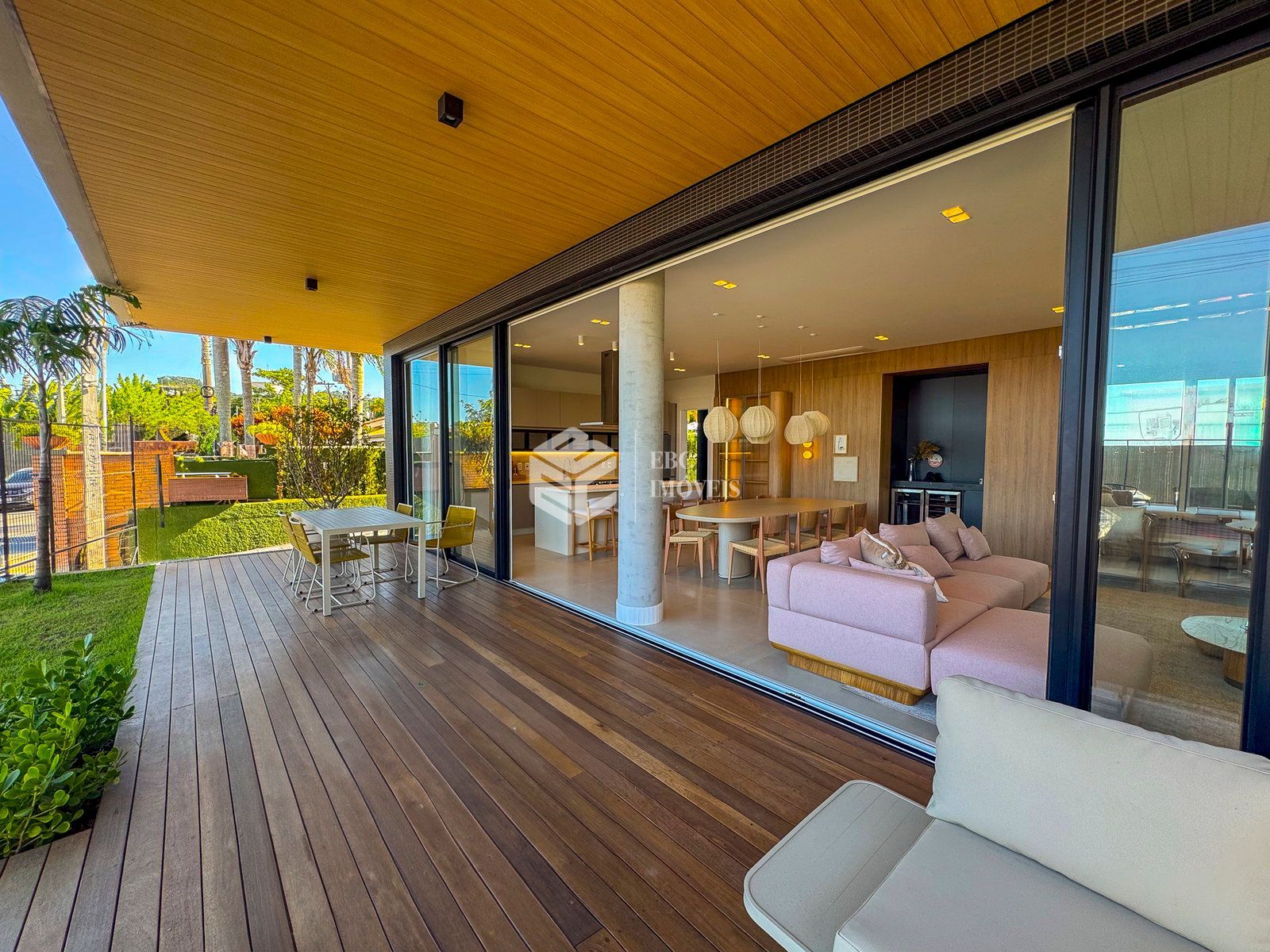 Casa em condomínio à venda  no Praia do Estaleiro - Balneário Camboriú, SC. Imóveis