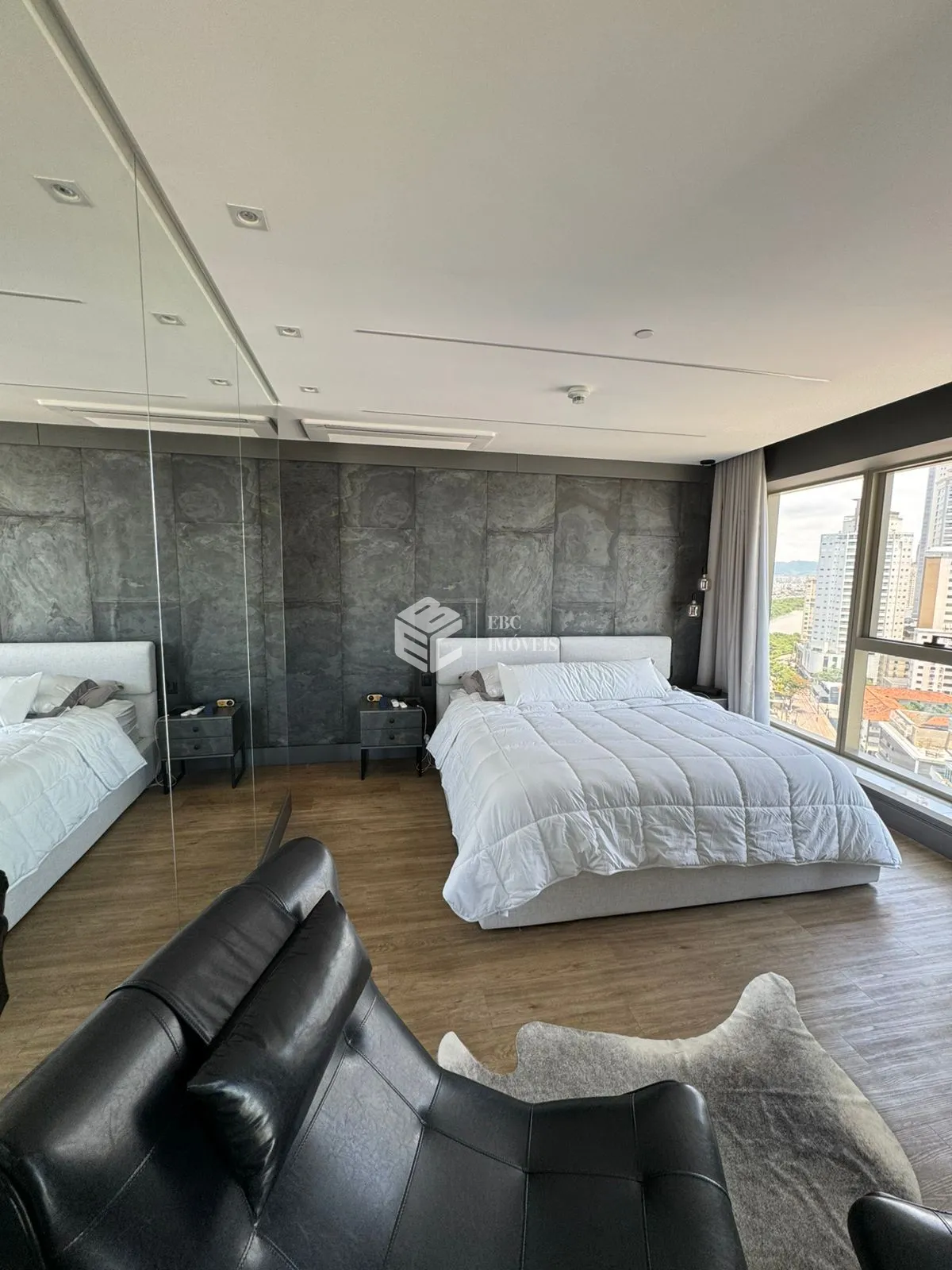 Apartamento com 4 Dormitórios à venda, 261 m² por R$ 10.000.000,00 Apartamento com 4 Dormitórios à venda, 261 m² por R$ 10.000.000,00