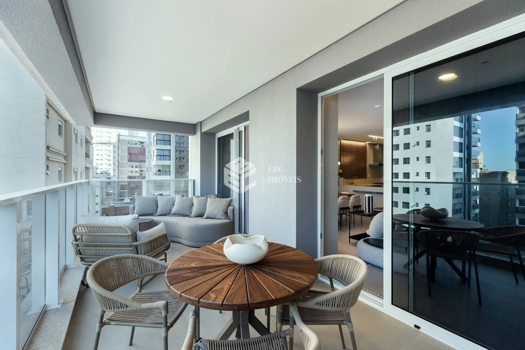 Apartamento à venda  no Meia Praia - Itapema, SC. Imóveis
