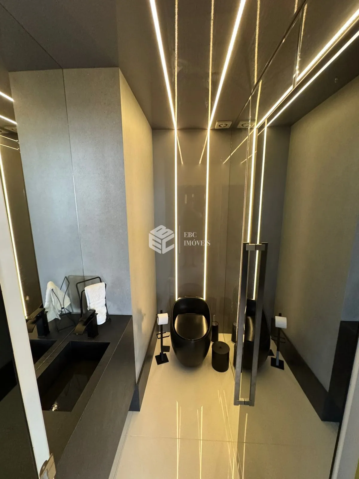 Apartamento com 4 Dormitórios à venda, 261 m² por R$ 10.000.000,00 Apartamento com 4 Dormitórios à venda, 261 m² por R$ 10.000.000,00