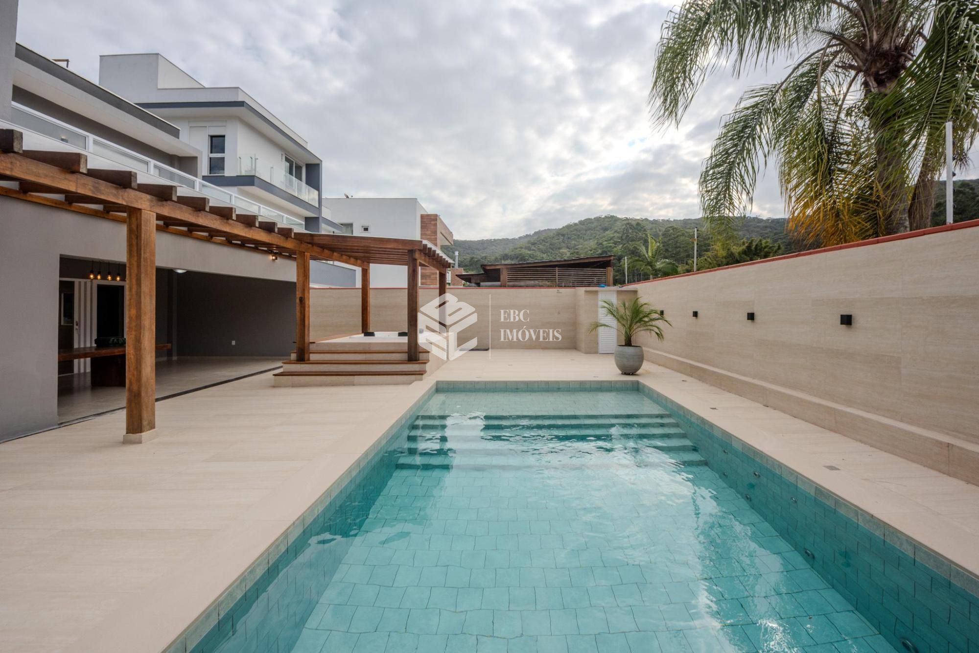 Casa em condomínio à venda  no Ariribá - Balneário Camboriú, SC. Imóveis