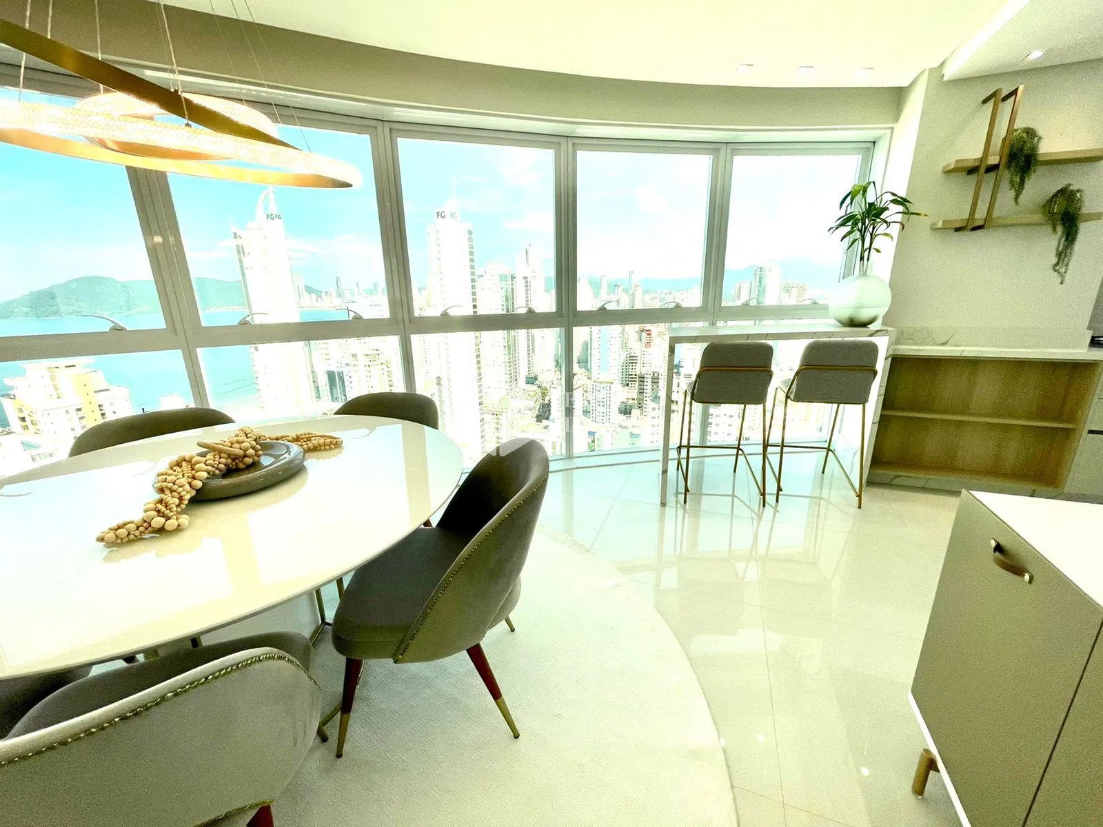Apartamento com 4 Dormitórios à venda, 131 m² por R$ 6.700.000,00 Apartamento com 4 Dormitórios à venda, 131 m² por R$ 6.700.000,00