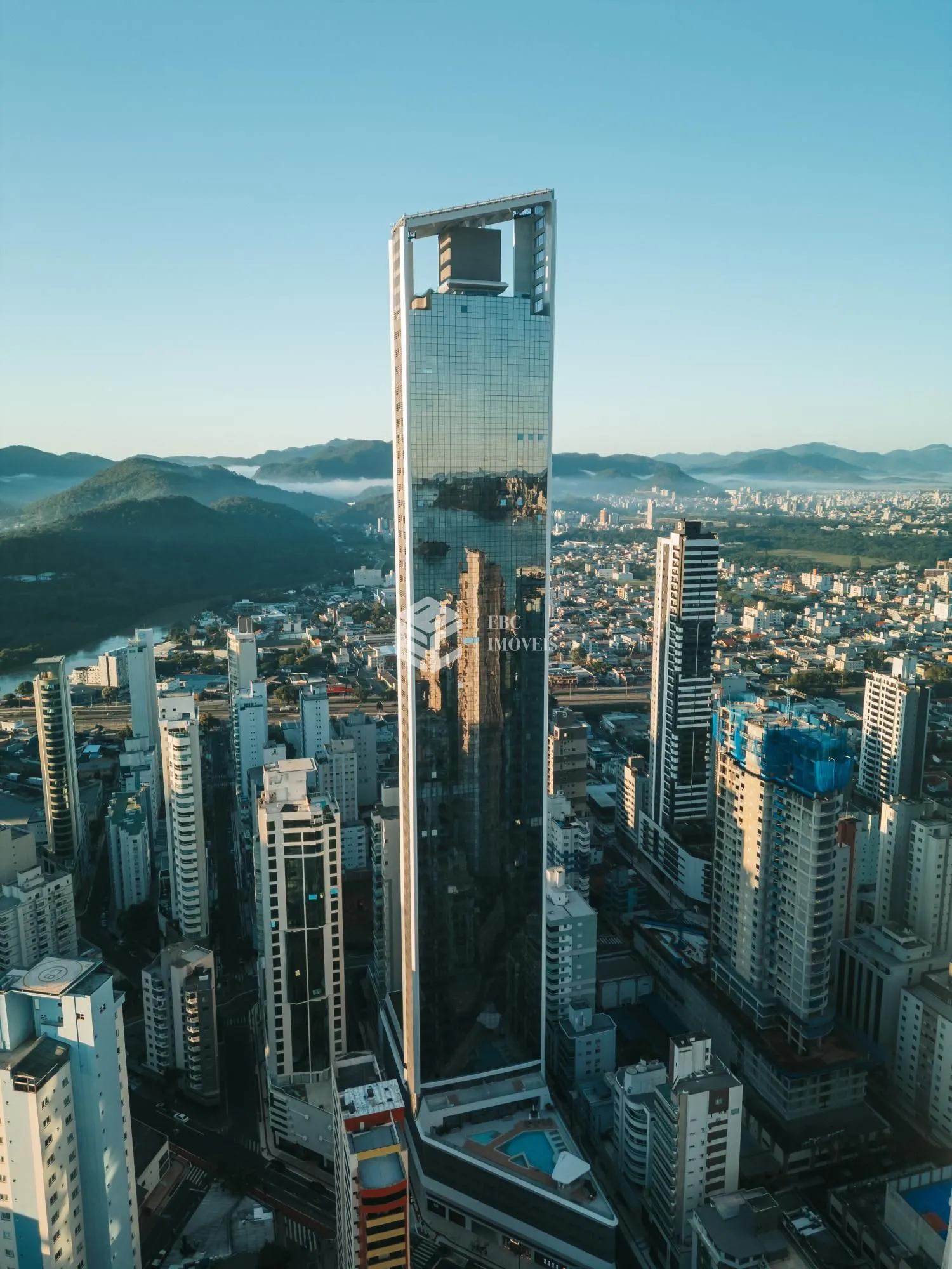 Apartamento à venda  no Centro - Balneário Camboriú, SC. Imóveis