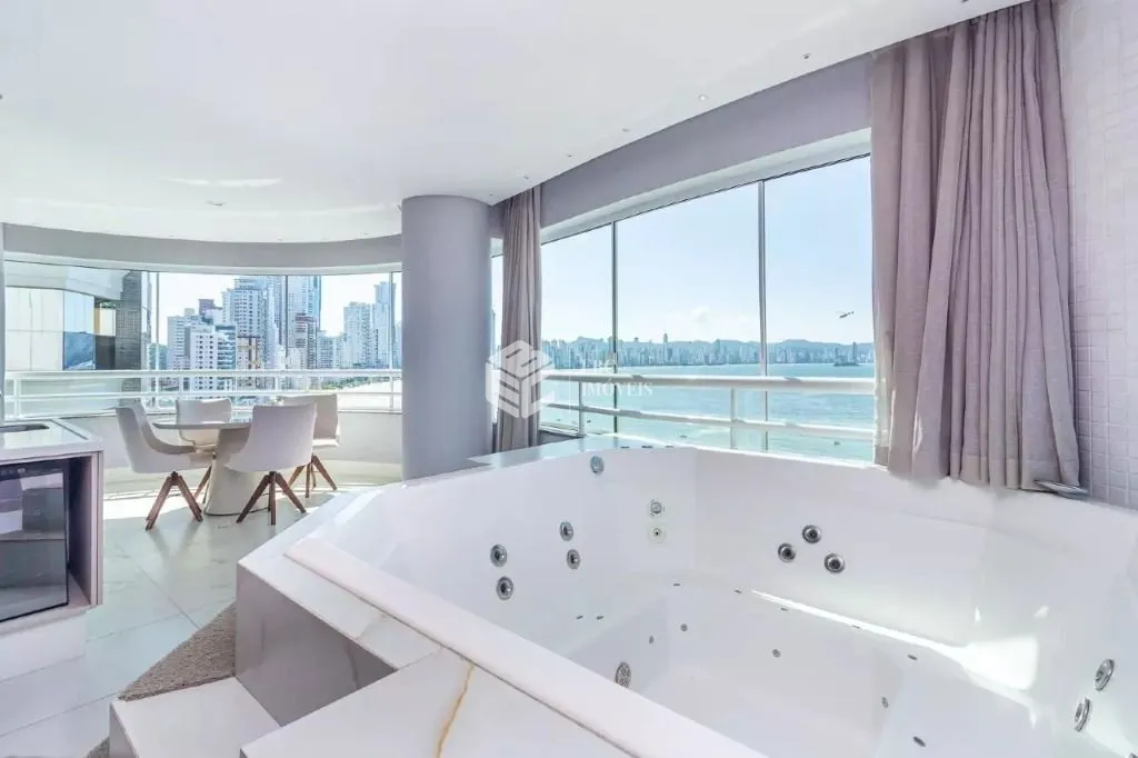 Apartamento com 3 Dormitórios à venda, 189 m² por R$ 8.500.000,00 Apartamento com 3 Dormitórios à venda, 189 m² por R$ 8.500.000,00
