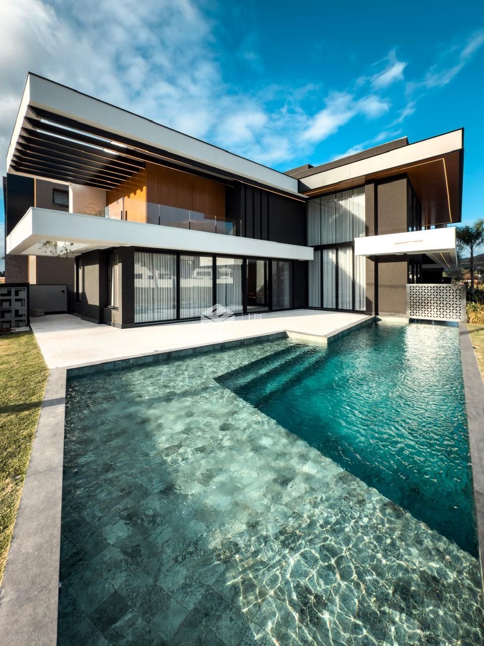 Casa em condomínio à venda  no Santa Regina - Camboriú, SC. Imóveis