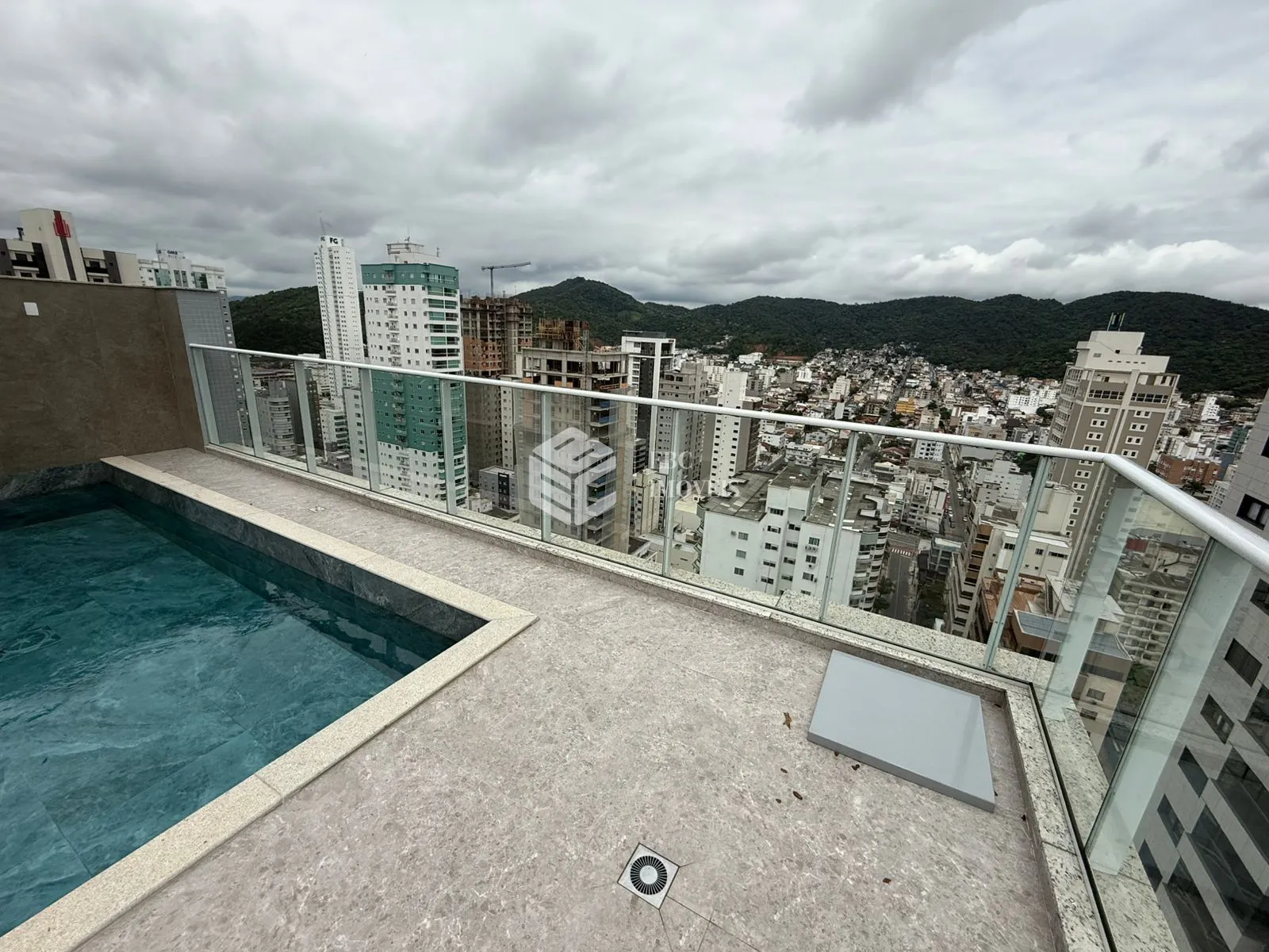Cobertura à venda  no Centro - Balneário Camboriú, SC. Imóveis