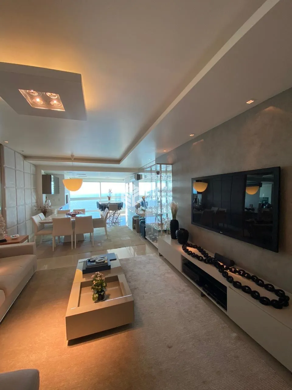 Apartamento com 4 Dormitórios à venda, 219 m² por R$ 10.600.000,00 Apartamento com 4 Dormitórios à venda, 219 m² por R$ 10.600.000,00