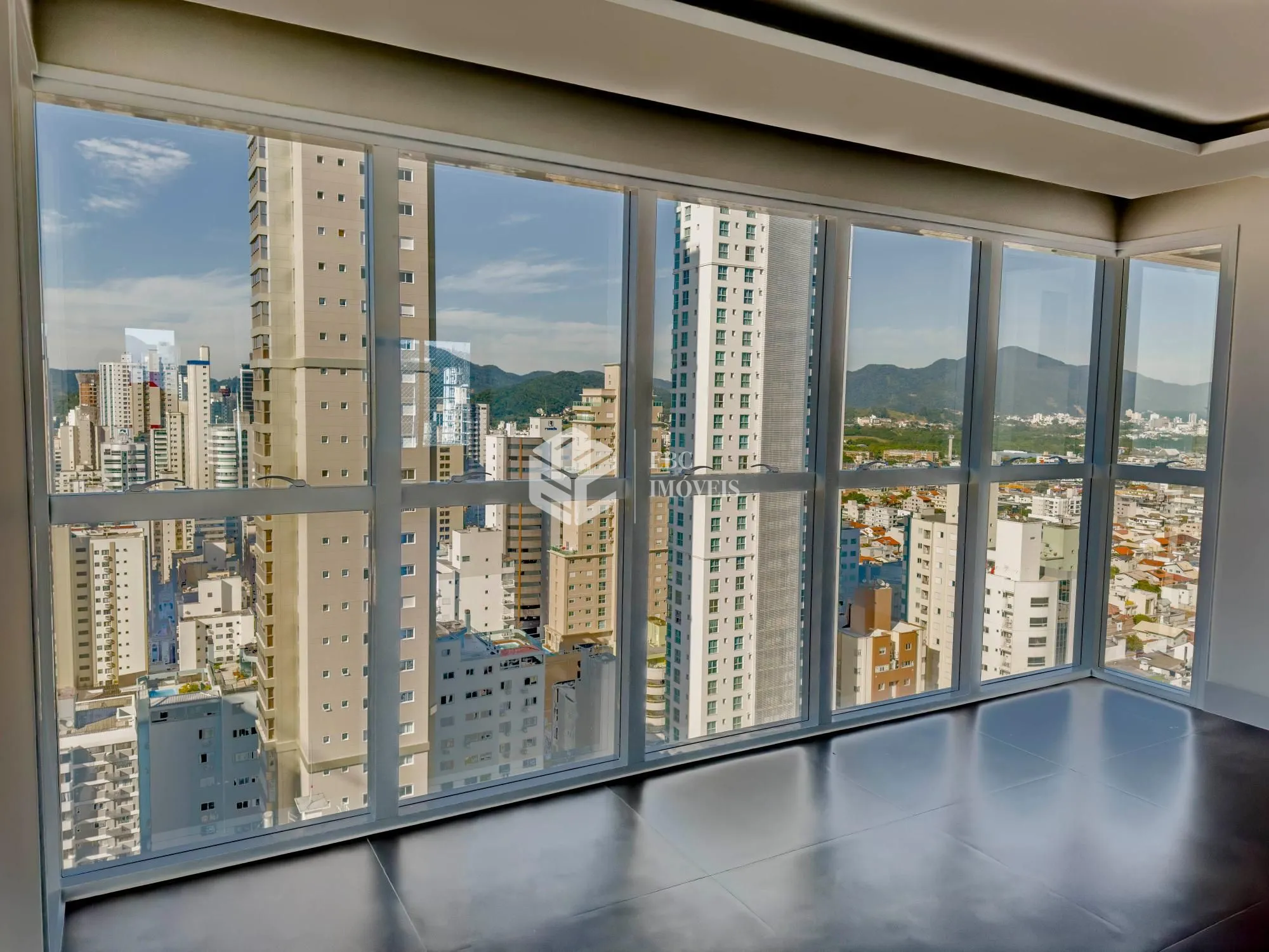 Apartamento à venda  no Centro - Balneário Camboriú, SC. Imóveis