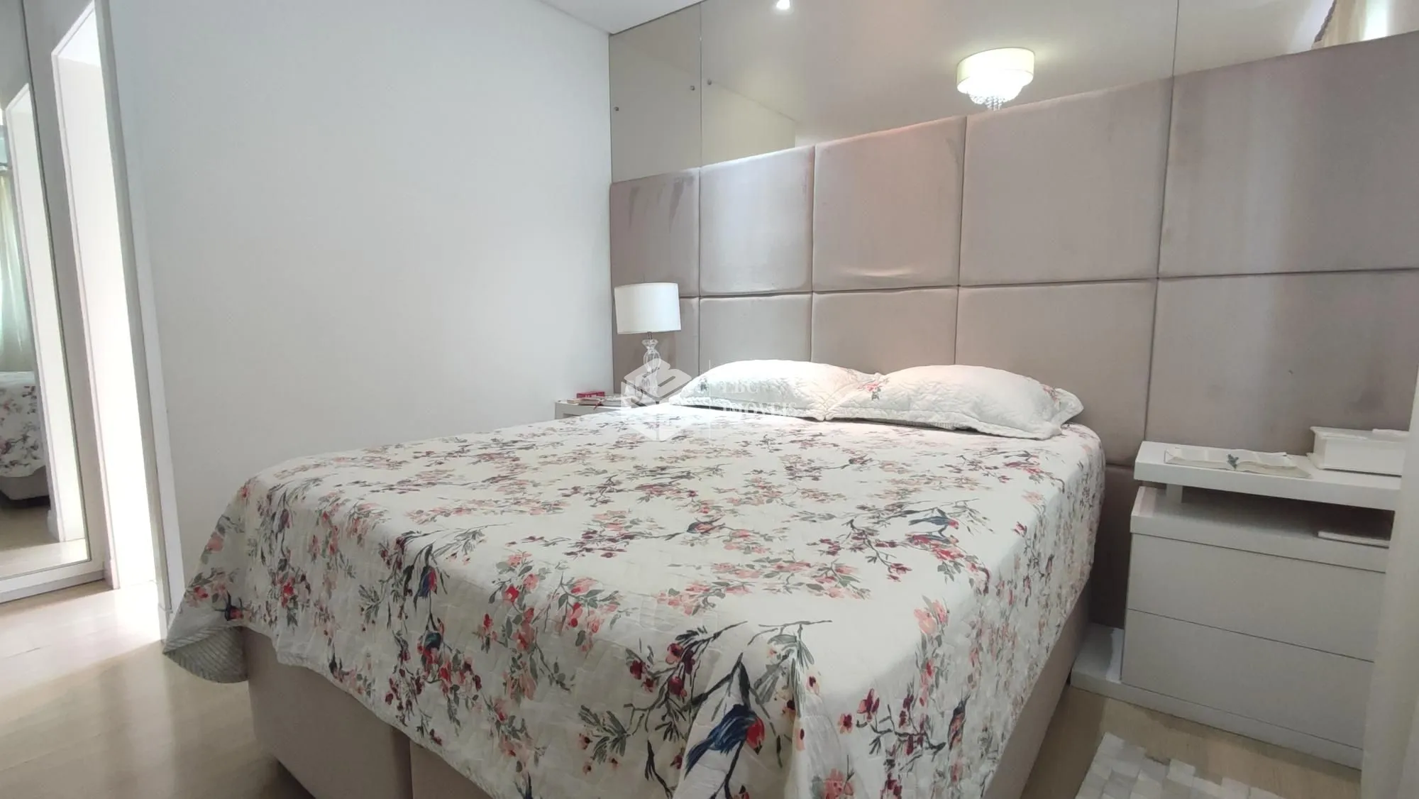 Apartamento com 4 Dormitórios à venda, 137 m² por R$ 2.800.000,00 Apartamento com 4 Dormitórios à venda, 137 m² por R$ 2.800.000,00