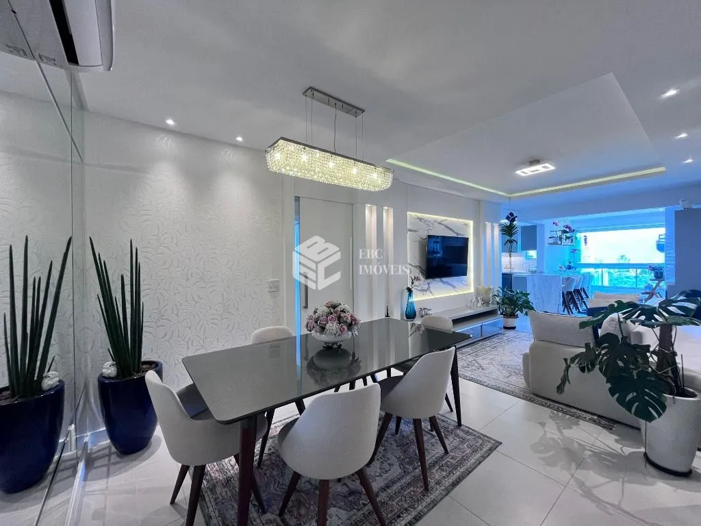 Apartamento à venda  no Meia Praia - Itapema, SC. Imóveis