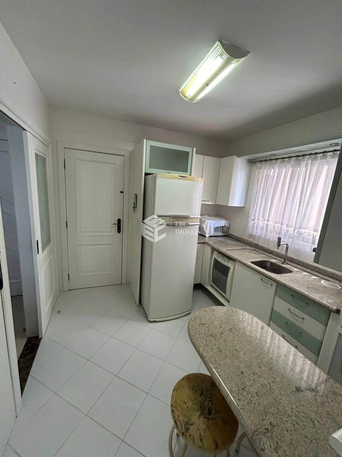 Apartamento com 3 Dormitórios à venda, 108 m² por R$ 2.800.000,00 Apartamento com 3 Dormitórios à venda, 108 m² por R$ 2.800.000,00