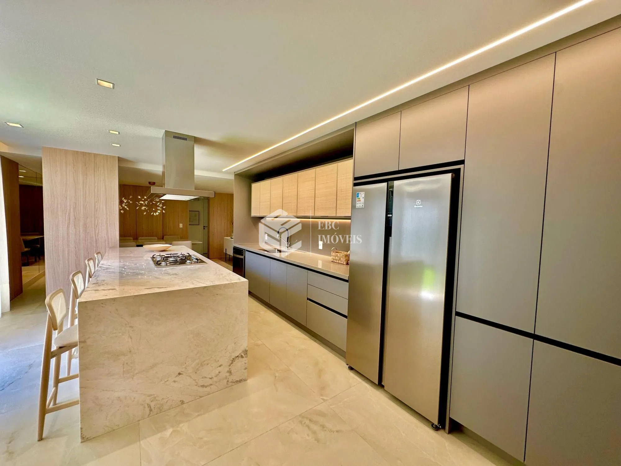 Apartamento com 3 Dormitórios à venda, 185 m² por R$ 7.143.240,00 Apartamento com 3 Dormitórios à venda, 185 m² por R$ 7.143.240,00