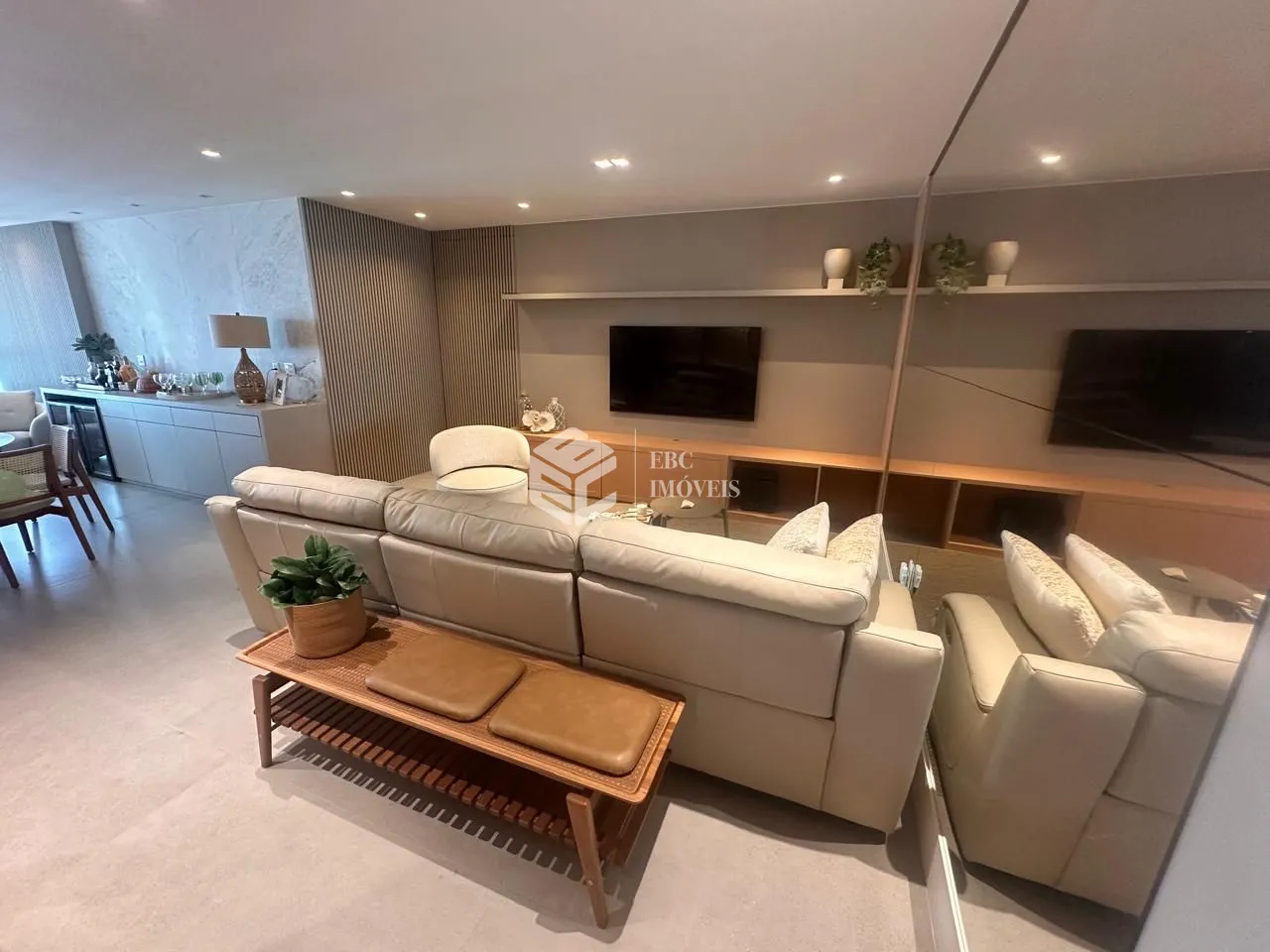 Apartamento com 4 Dormitórios à venda, 180 m² por R$ 6.500.000,00 Apartamento com 4 Dormitórios à venda, 180 m² por R$ 6.500.000,00