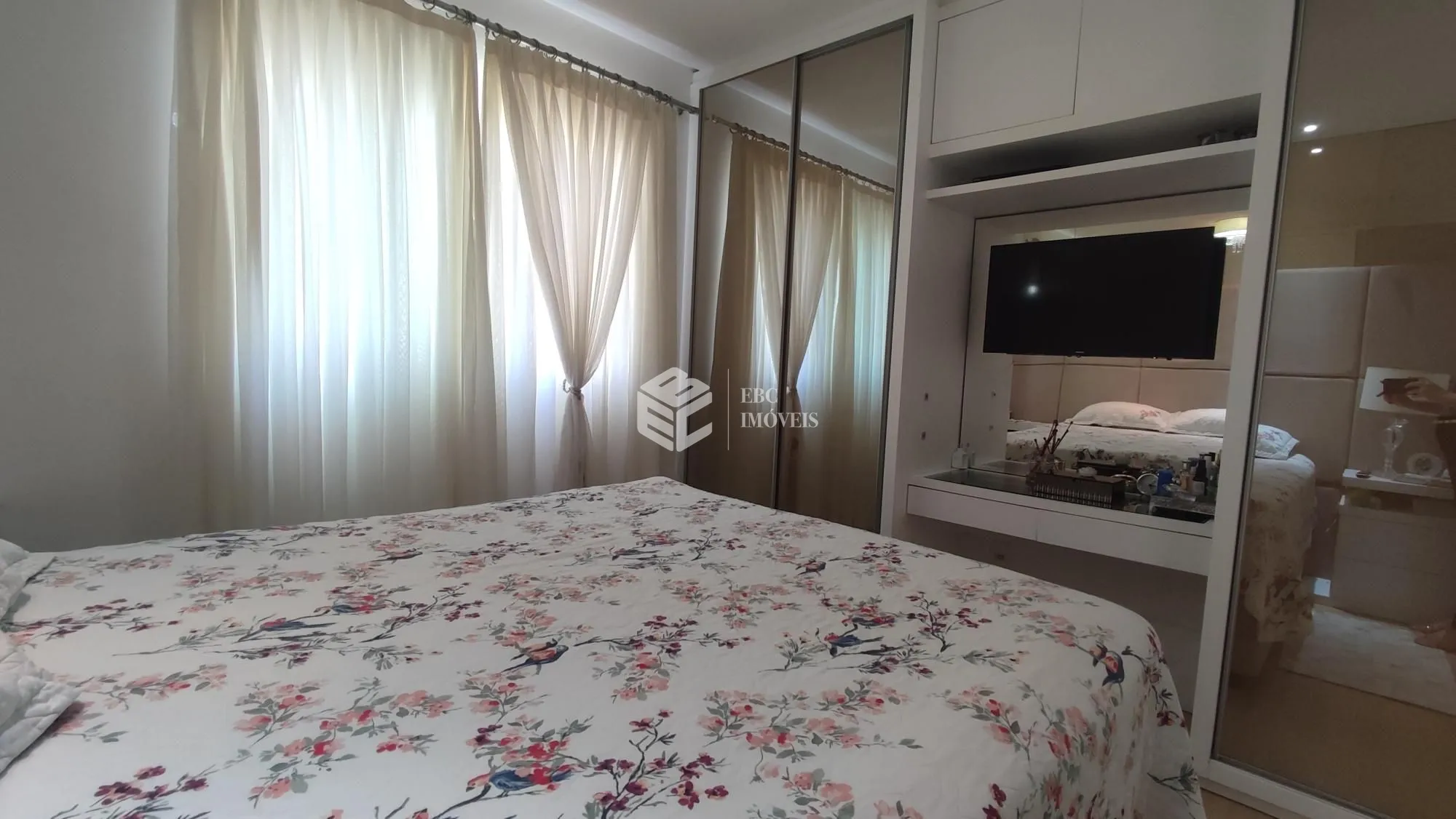 Apartamento com 4 Dormitórios à venda, 137 m² por R$ 2.800.000,00 Apartamento com 4 Dormitórios à venda, 137 m² por R$ 2.800.000,00