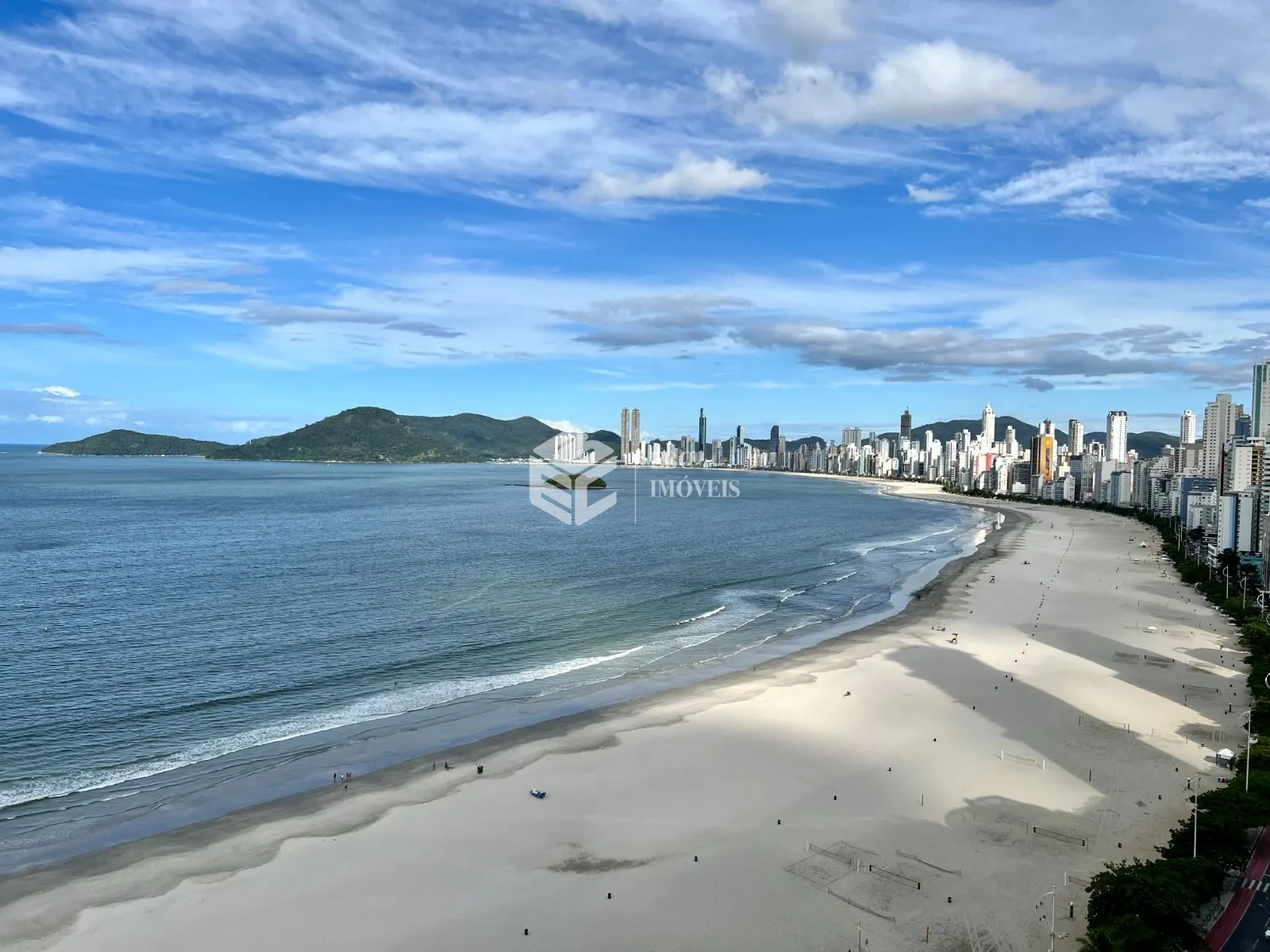 Apartamento com 4 Dormitórios à venda, 216 m² por R$ 15.900.000,00 Apartamento com 4 Dormitórios à venda, 216 m² por R$ 15.900.000,00