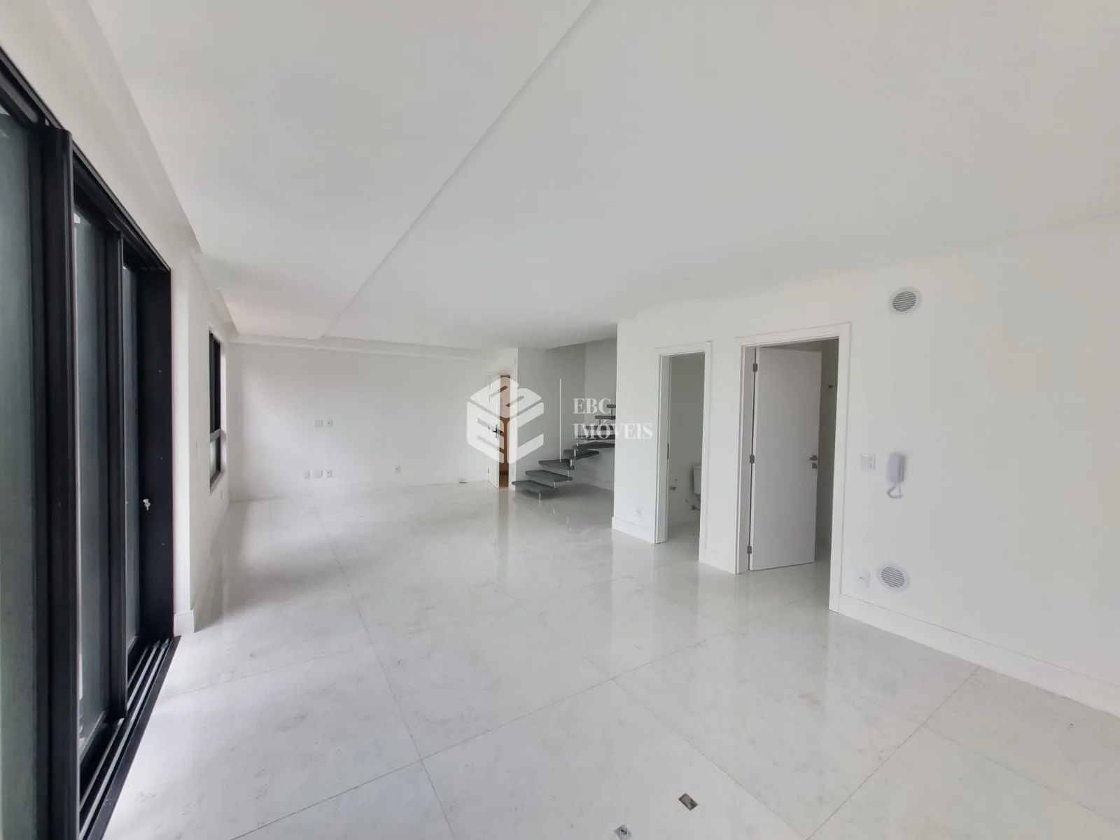 Apartamento com 3 Dormitórios à venda, 135 m² por R$ 2.350.000,00 Apartamento com 3 Dormitórios à venda, 135 m² por R$ 2.350.000,00