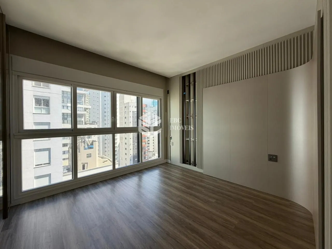 Apartamento com 4 Dormitórios à venda, 181 m² por R$ 7.475.832,00 Apartamento com 4 Dormitórios à venda, 181 m² por R$ 7.475.832,00