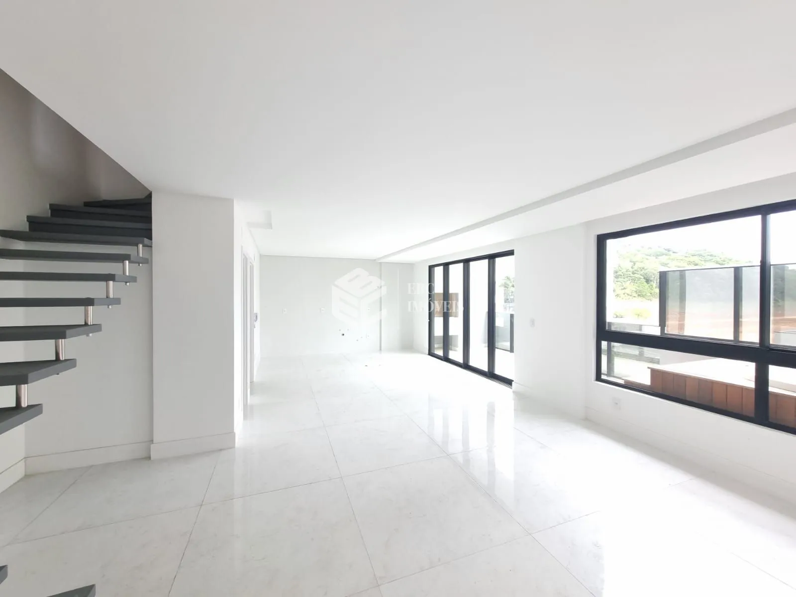 Apartamento com 3 Dormitórios à venda, 135 m² por R$ 2.350.000,00 Apartamento com 3 Dormitórios à venda, 135 m² por R$ 2.350.000,00
